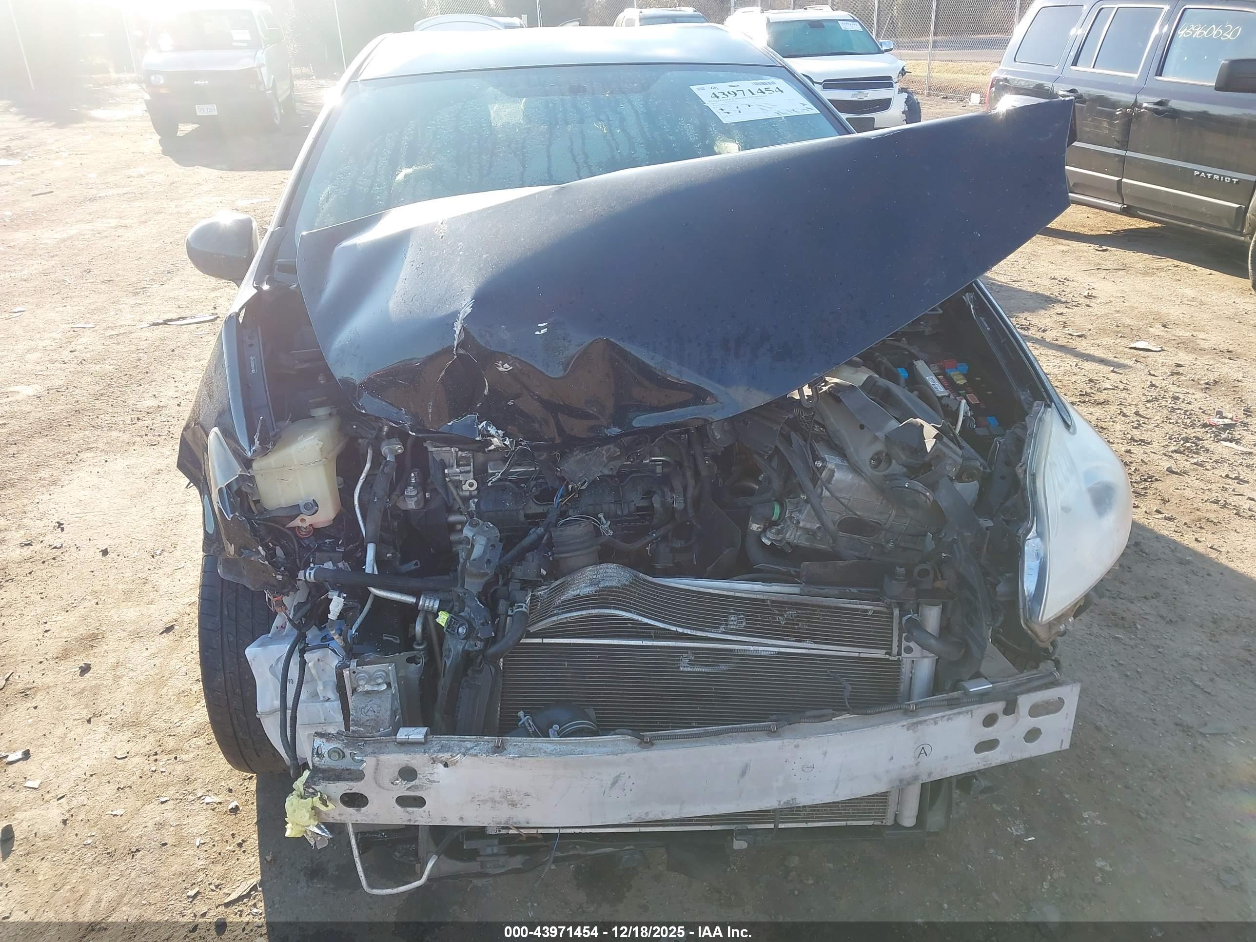 TOYOTA PRIUS image 6