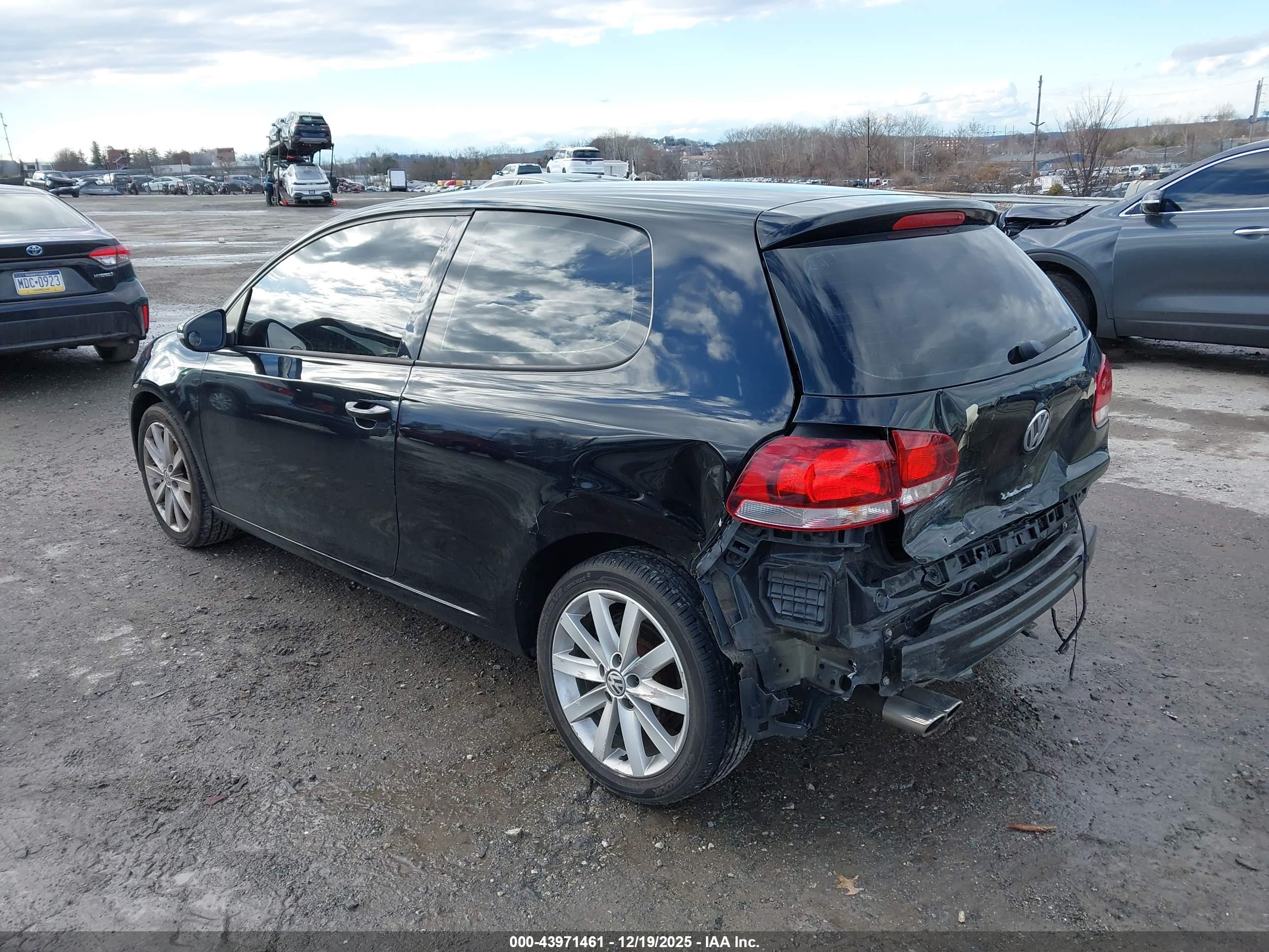 VOLKSWAGEN GOLF image 3