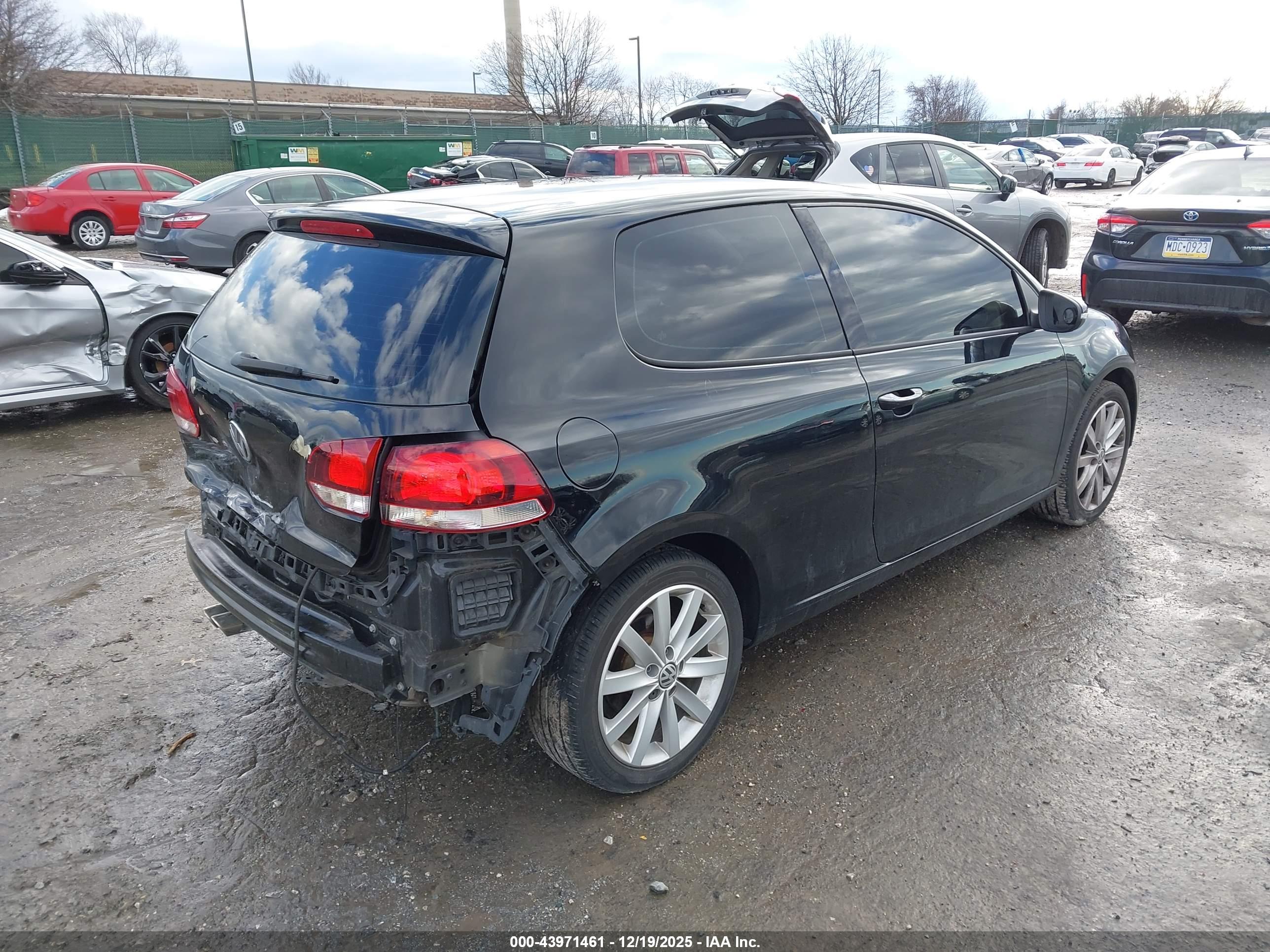 VOLKSWAGEN GOLF image 4