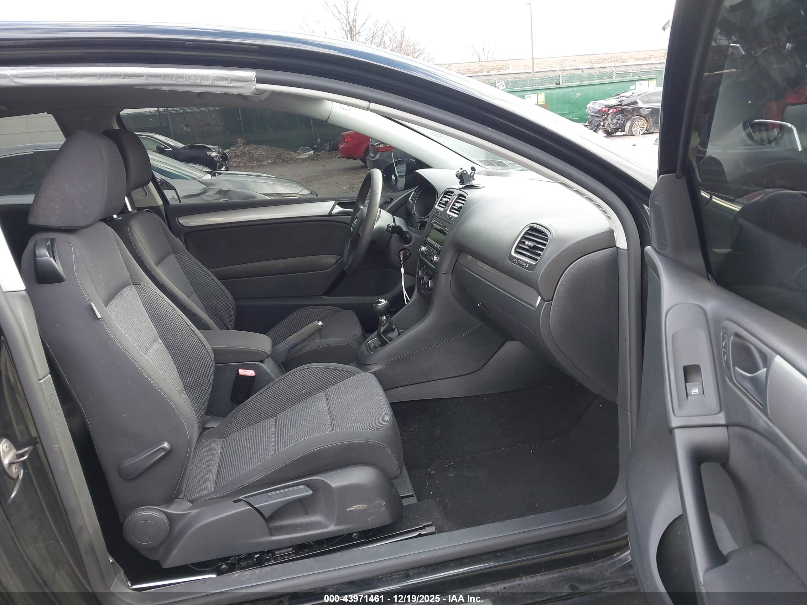 VOLKSWAGEN GOLF image 5