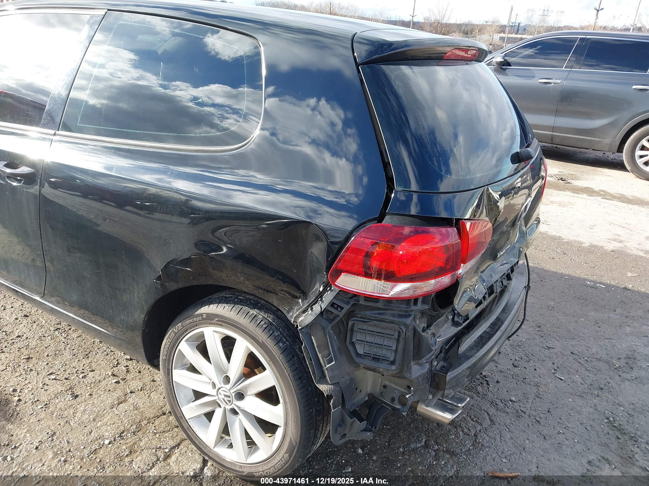 VOLKSWAGEN GOLF image 6