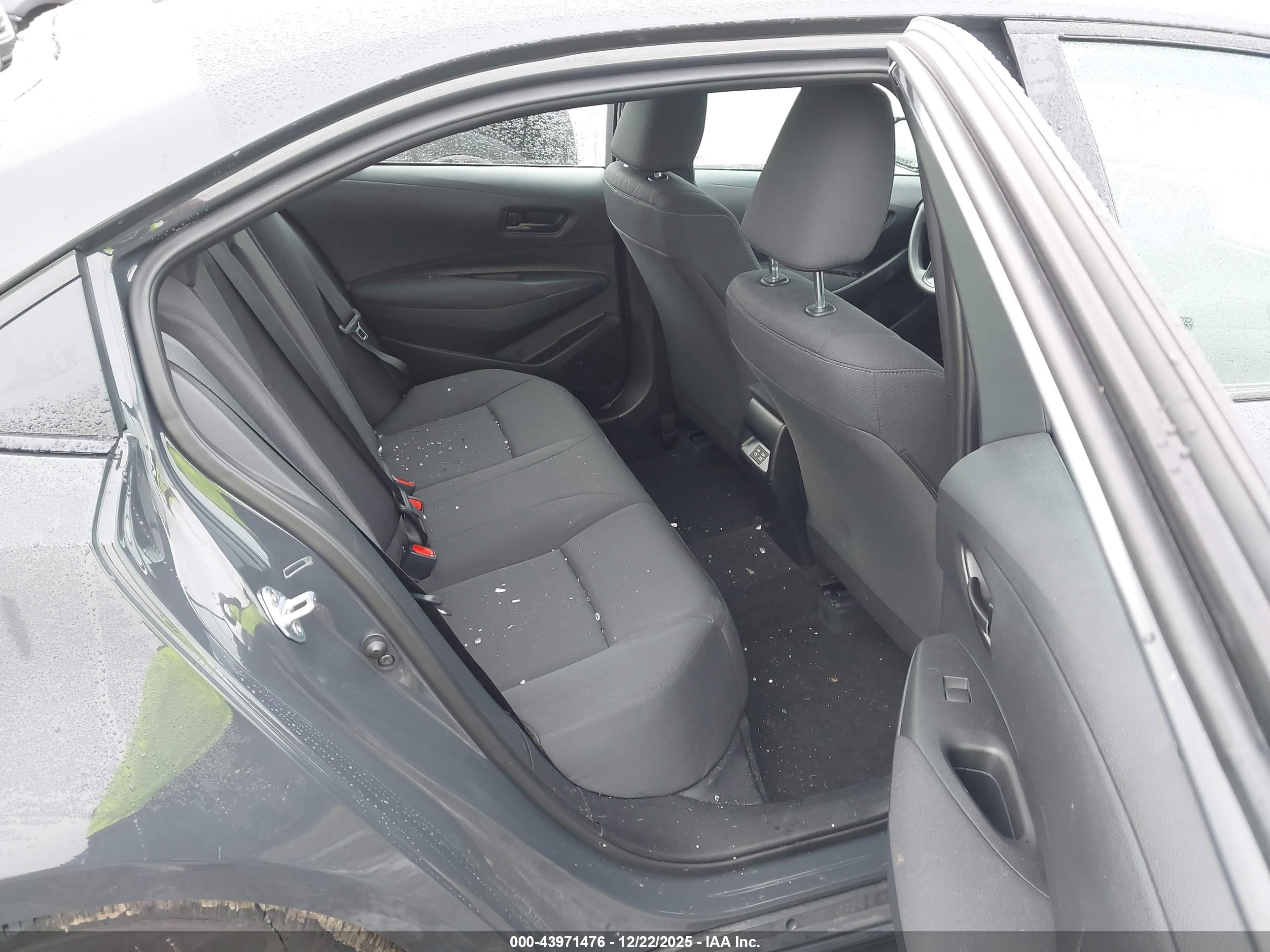TOYOTA COROLLA image 8