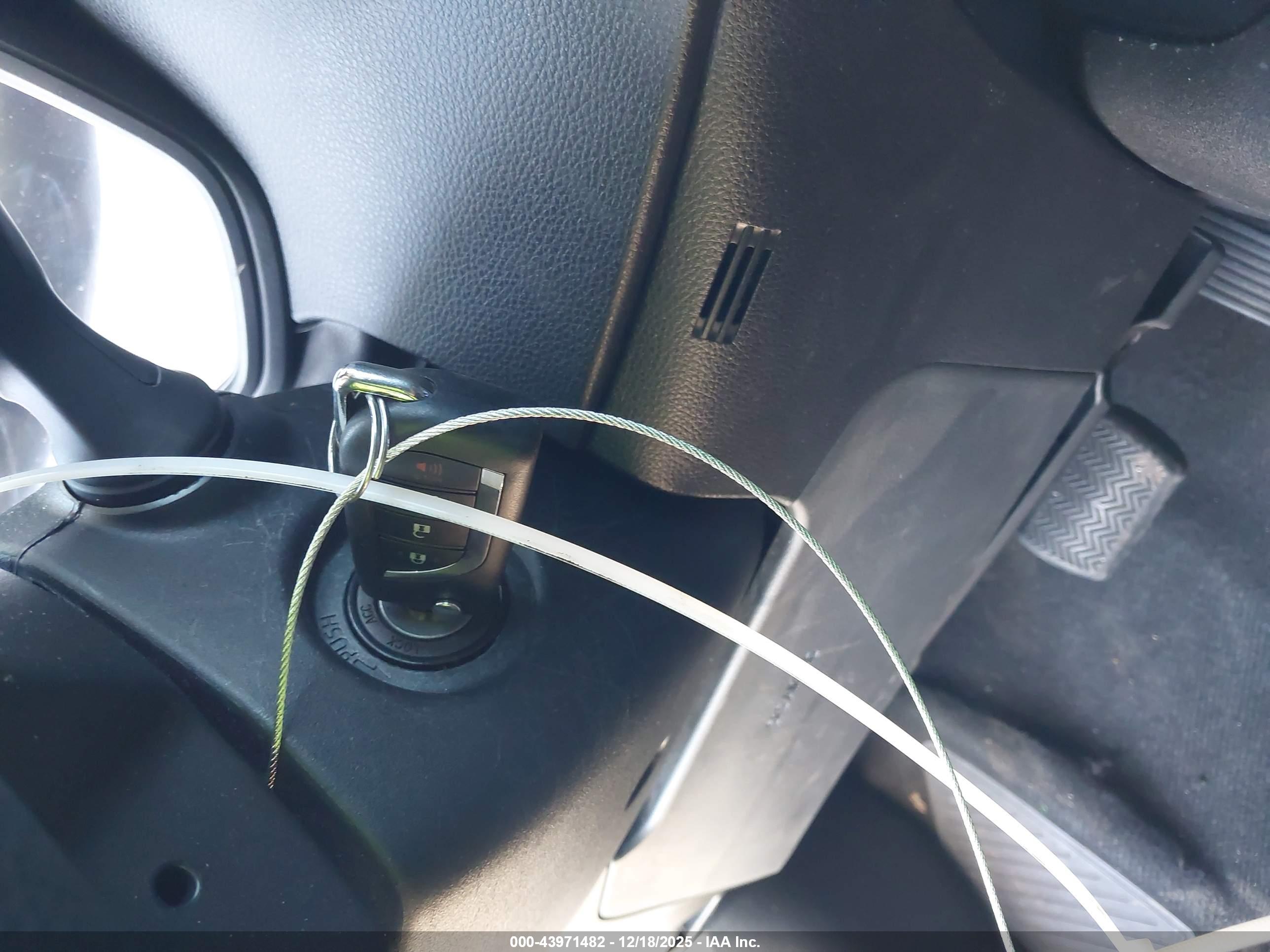 TOYOTA COROLLA image 11