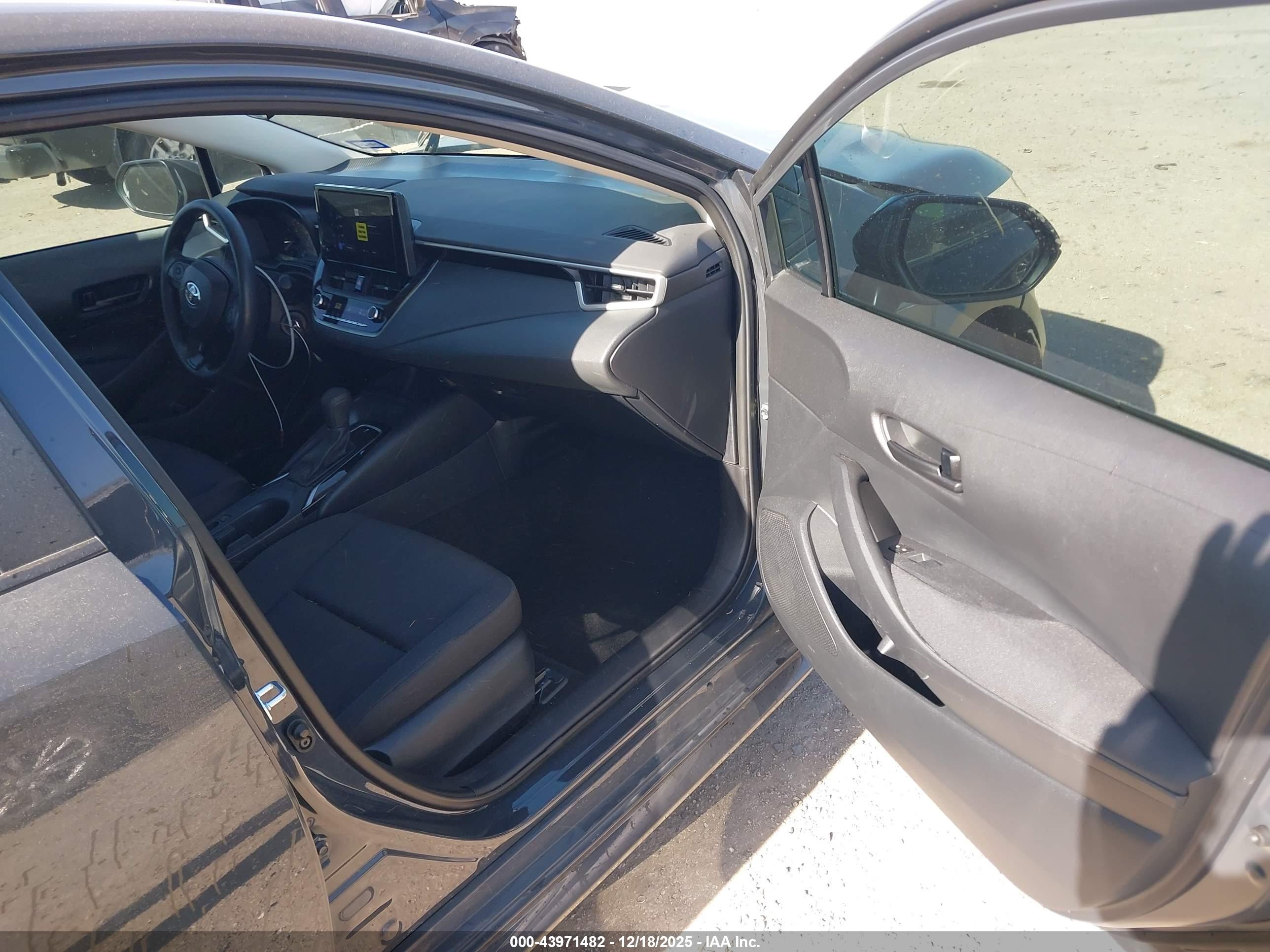 TOYOTA COROLLA image 5