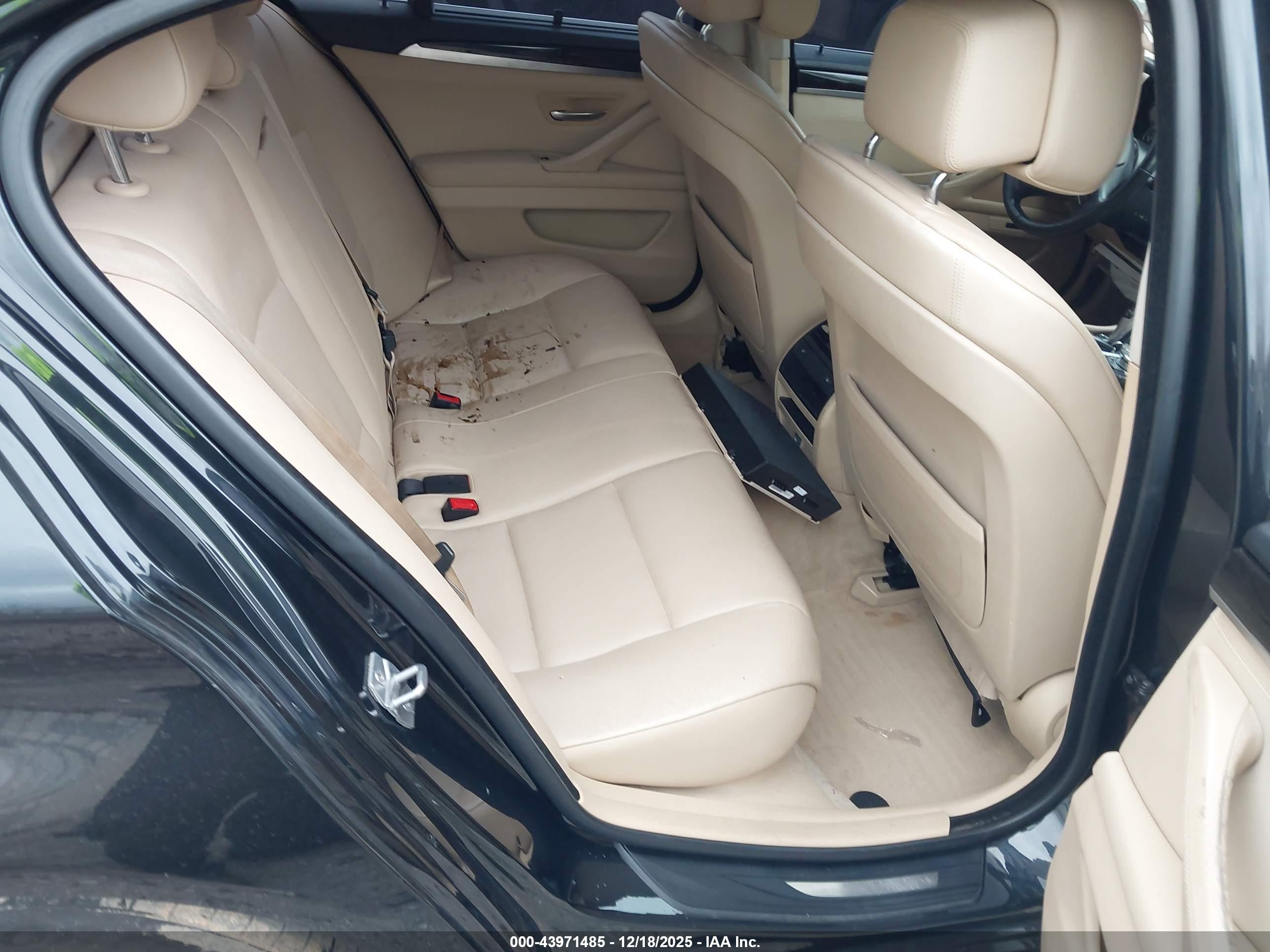 BMW 535I image 8