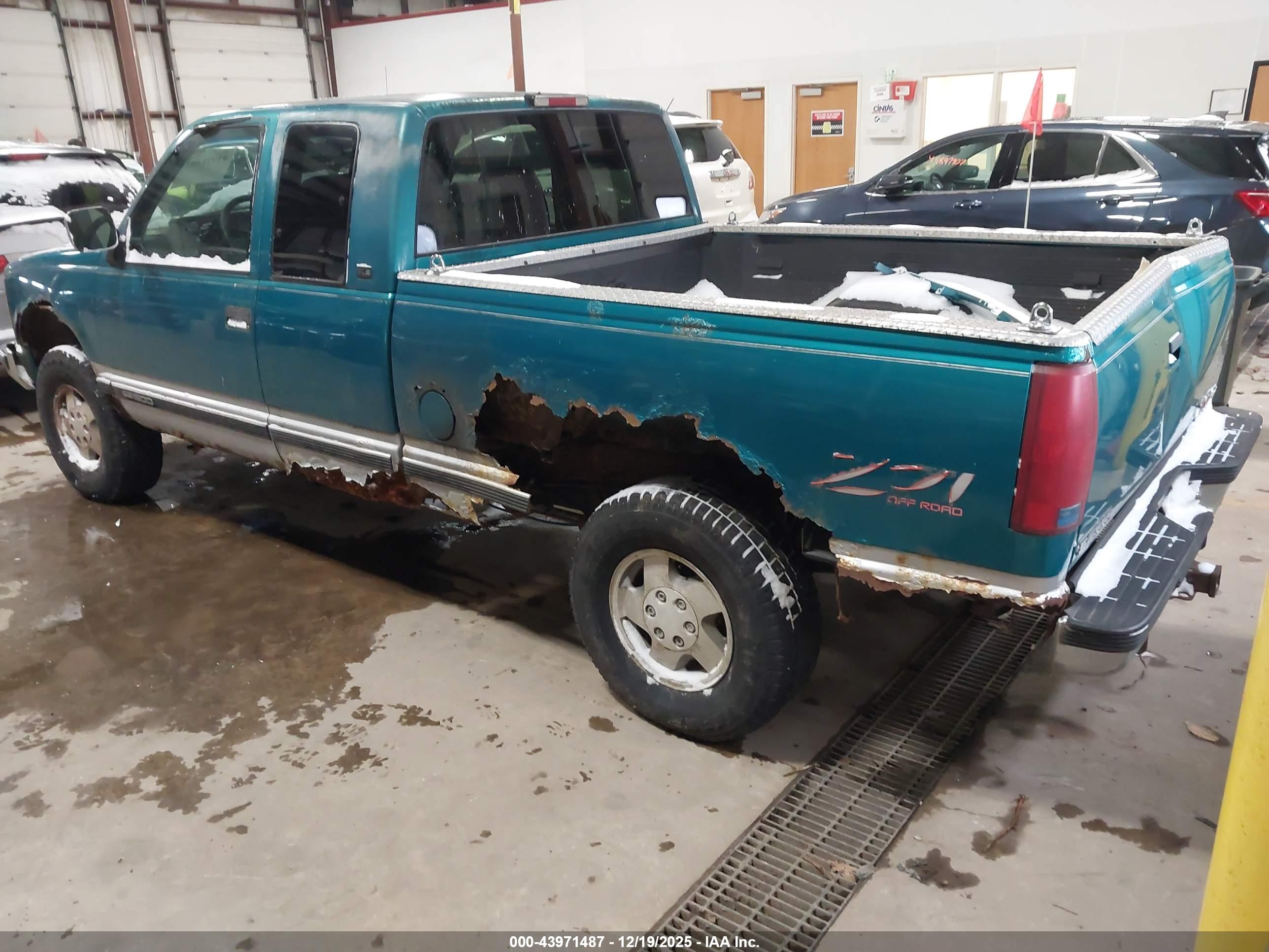 GMC SIERRA image 3