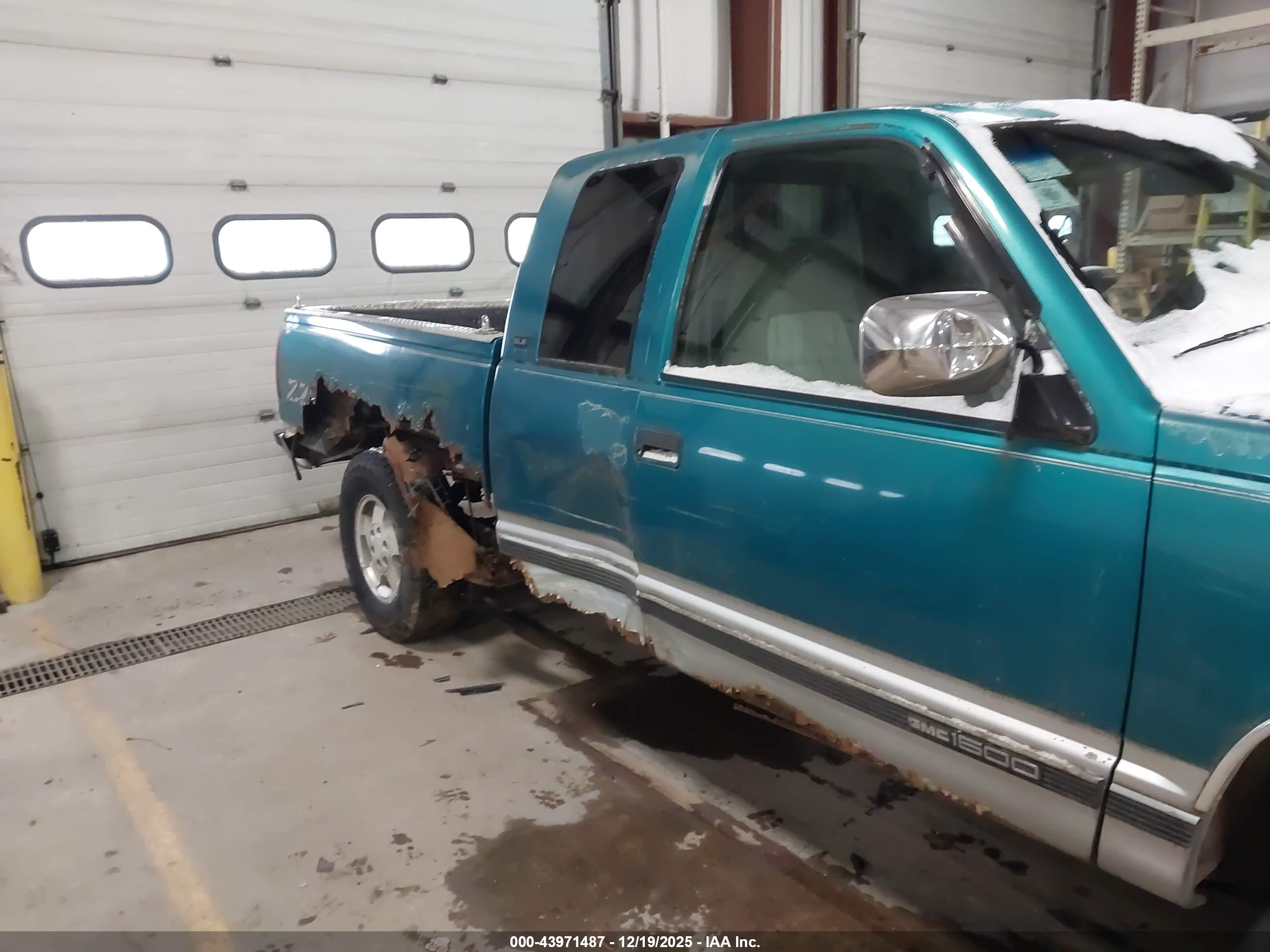 GMC SIERRA image 6