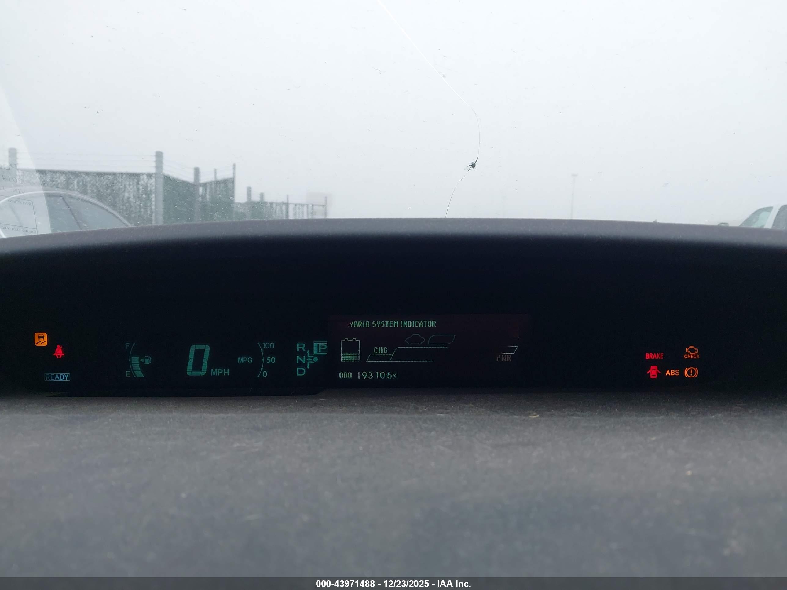 TOYOTA PRIUS image 7