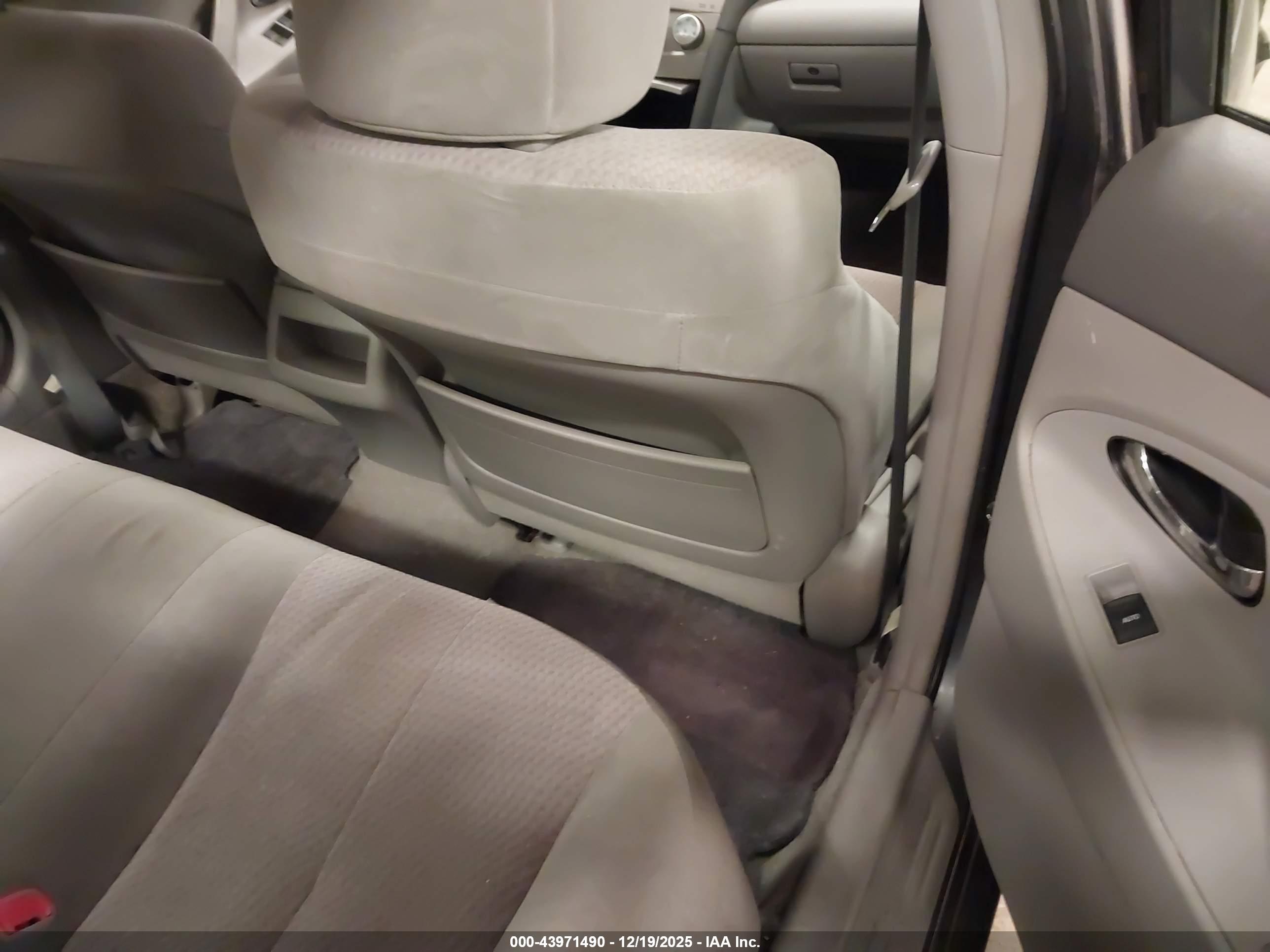 TOYOTA CAMRY image 8