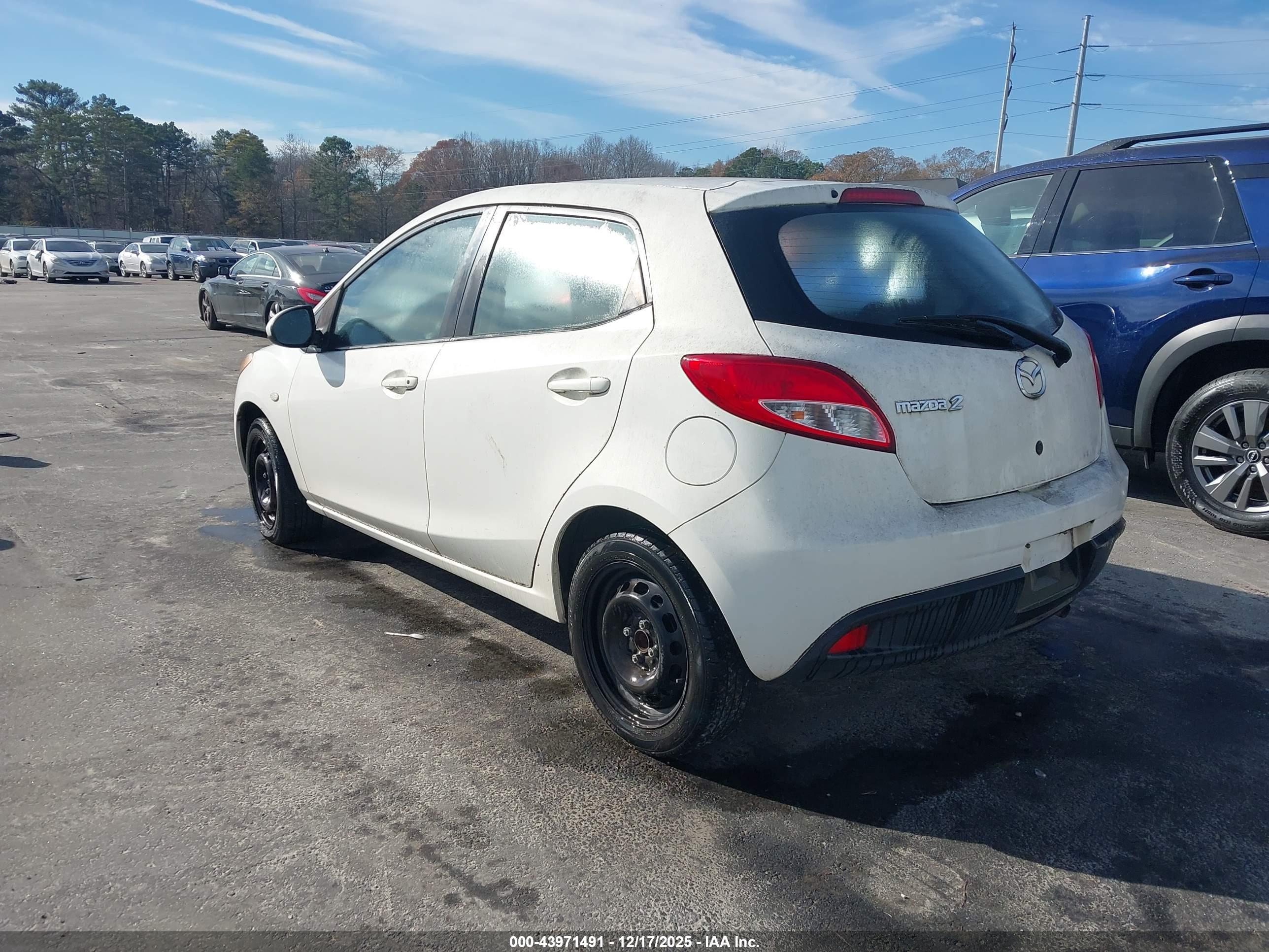 MAZDA MAZDA2 image 3