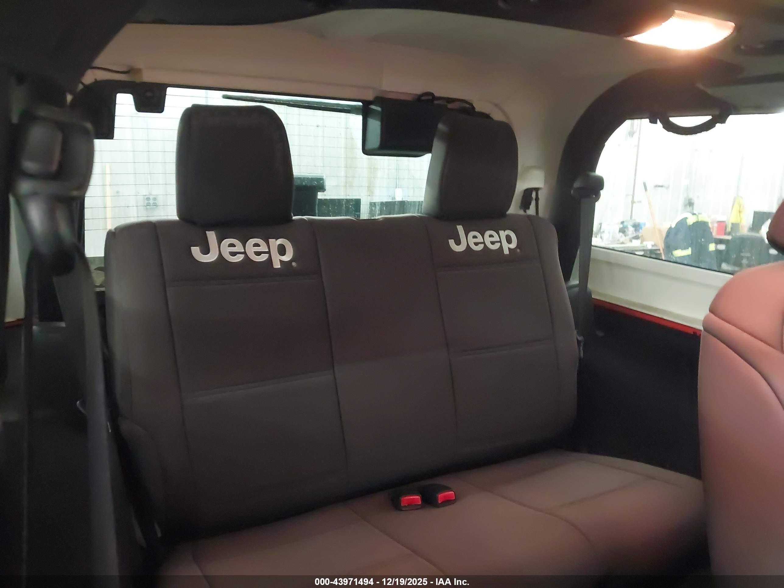 JEEP WRANGLER image 8