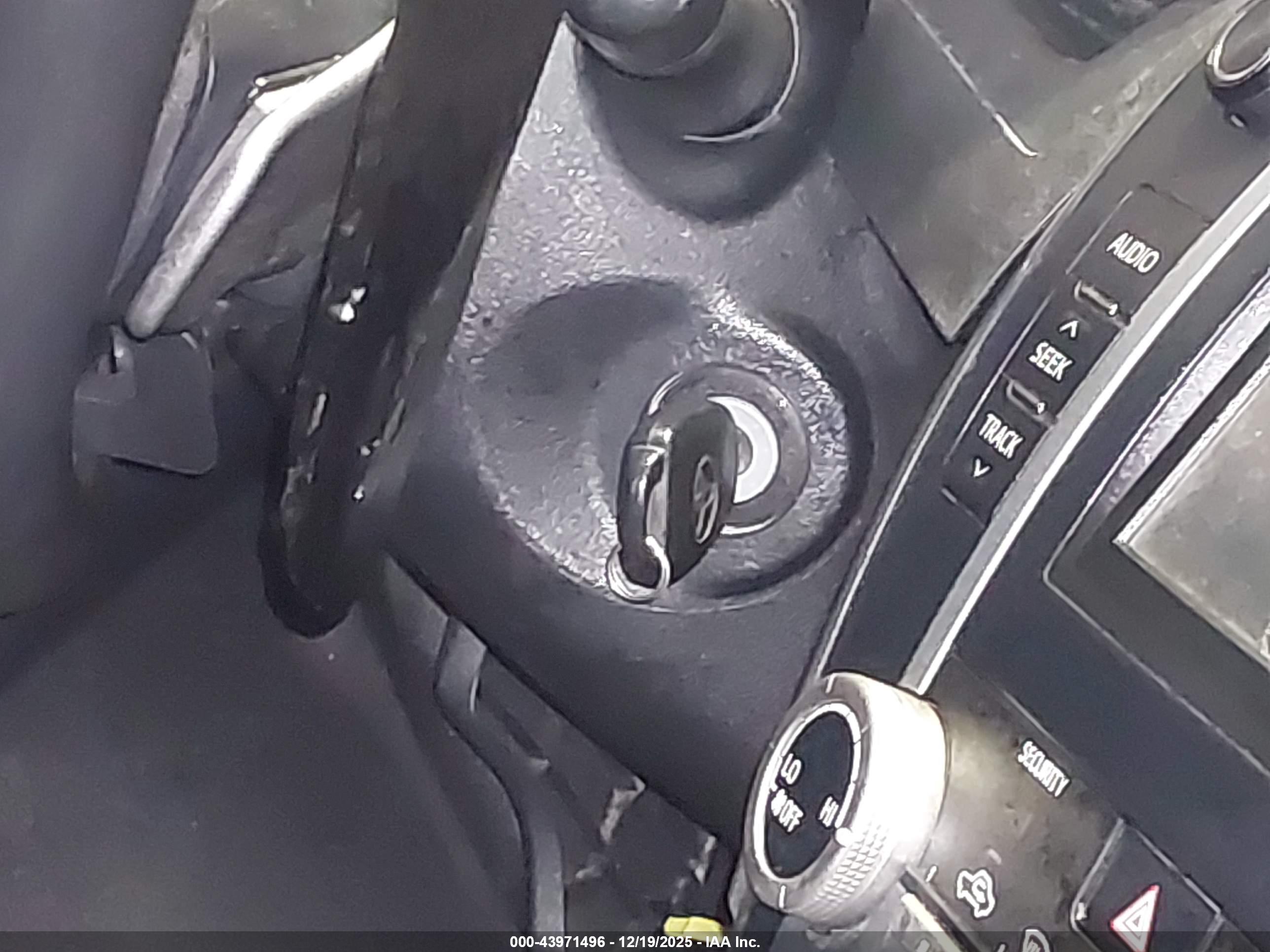 TOYOTA CAMRY image 11