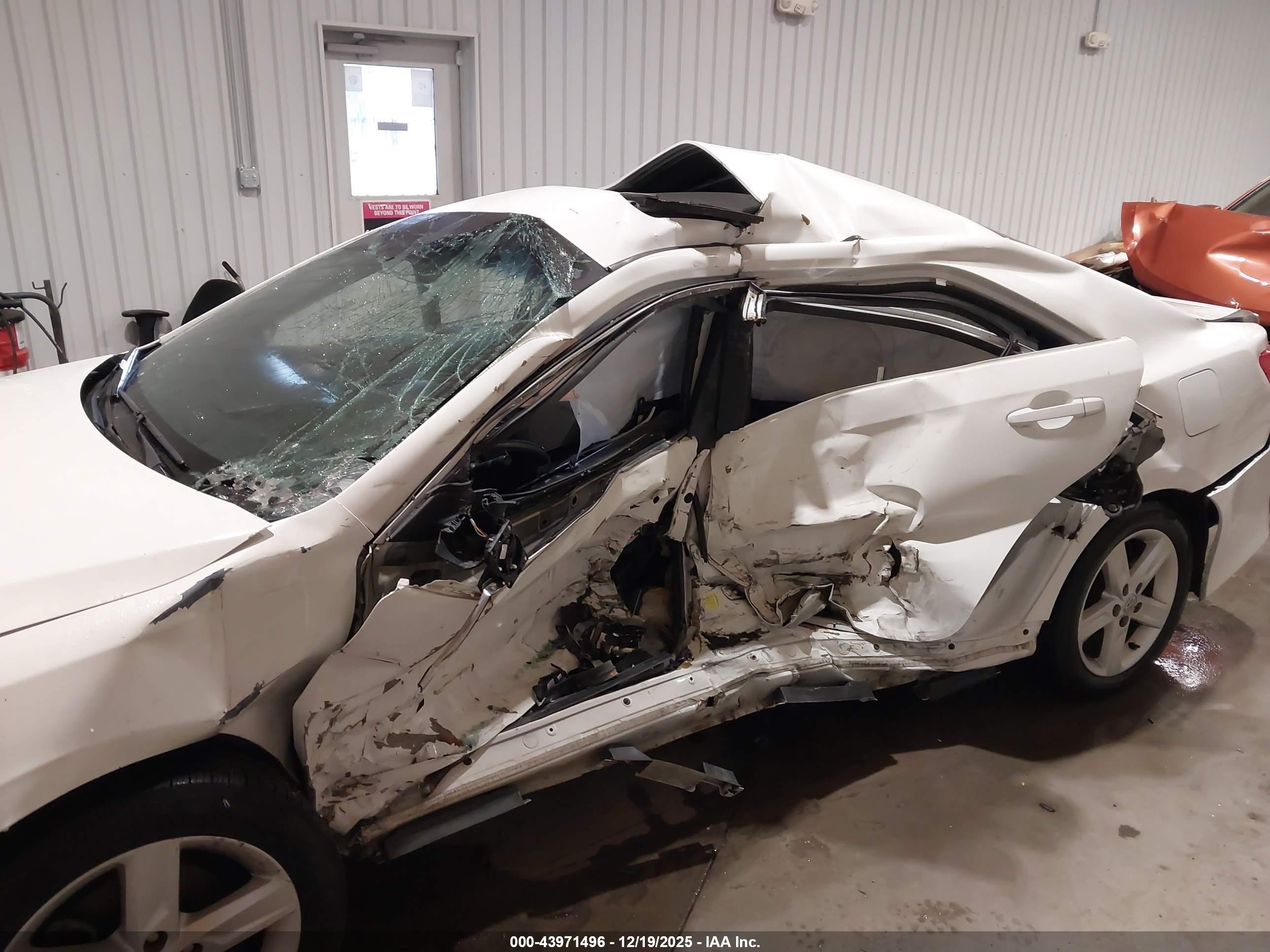 TOYOTA CAMRY image 6