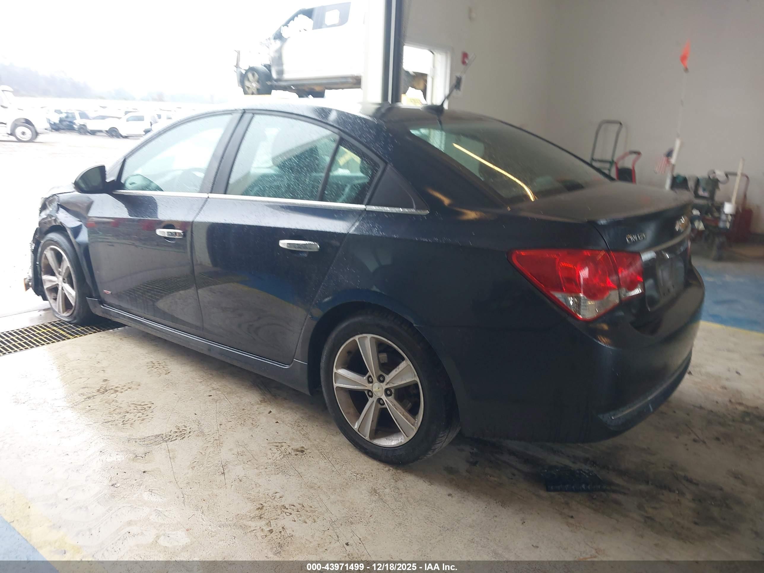 CHEVROLET CRUZE image 3