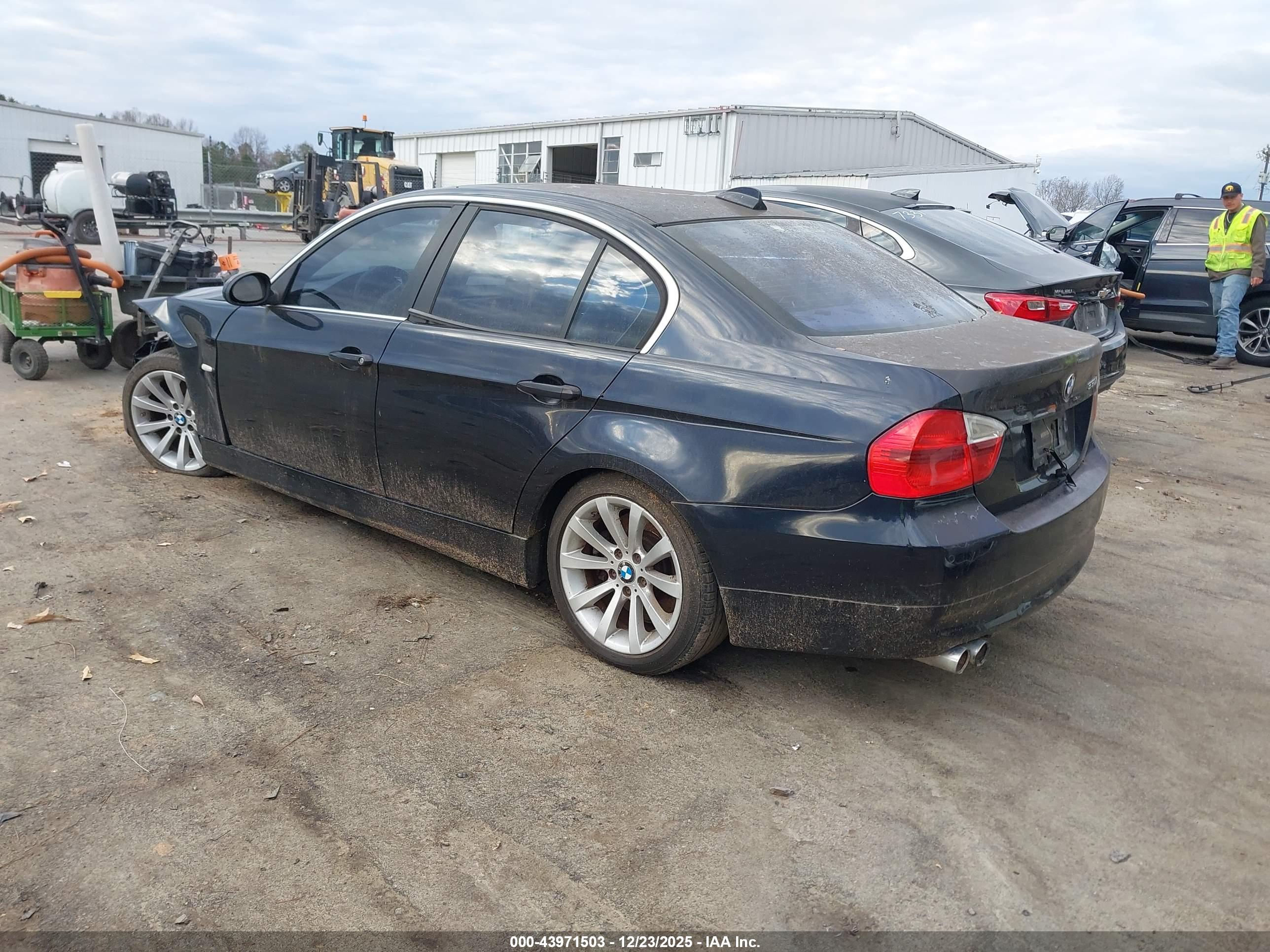 BMW 330I image 3
