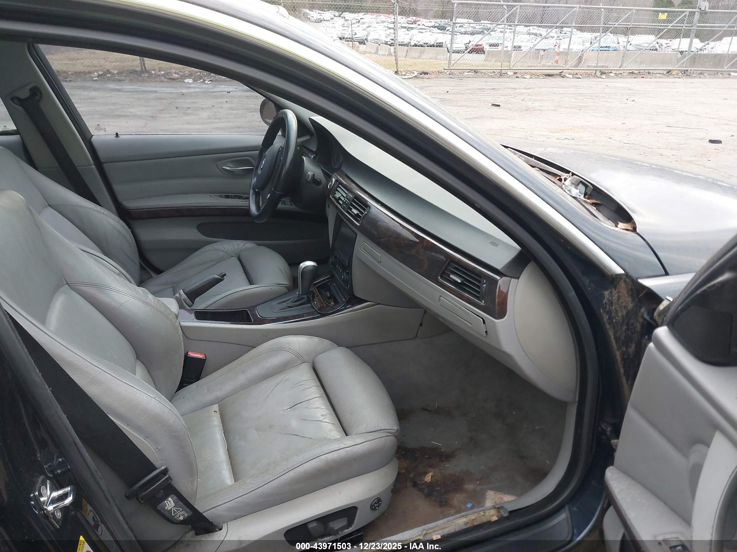 BMW 330I image 5
