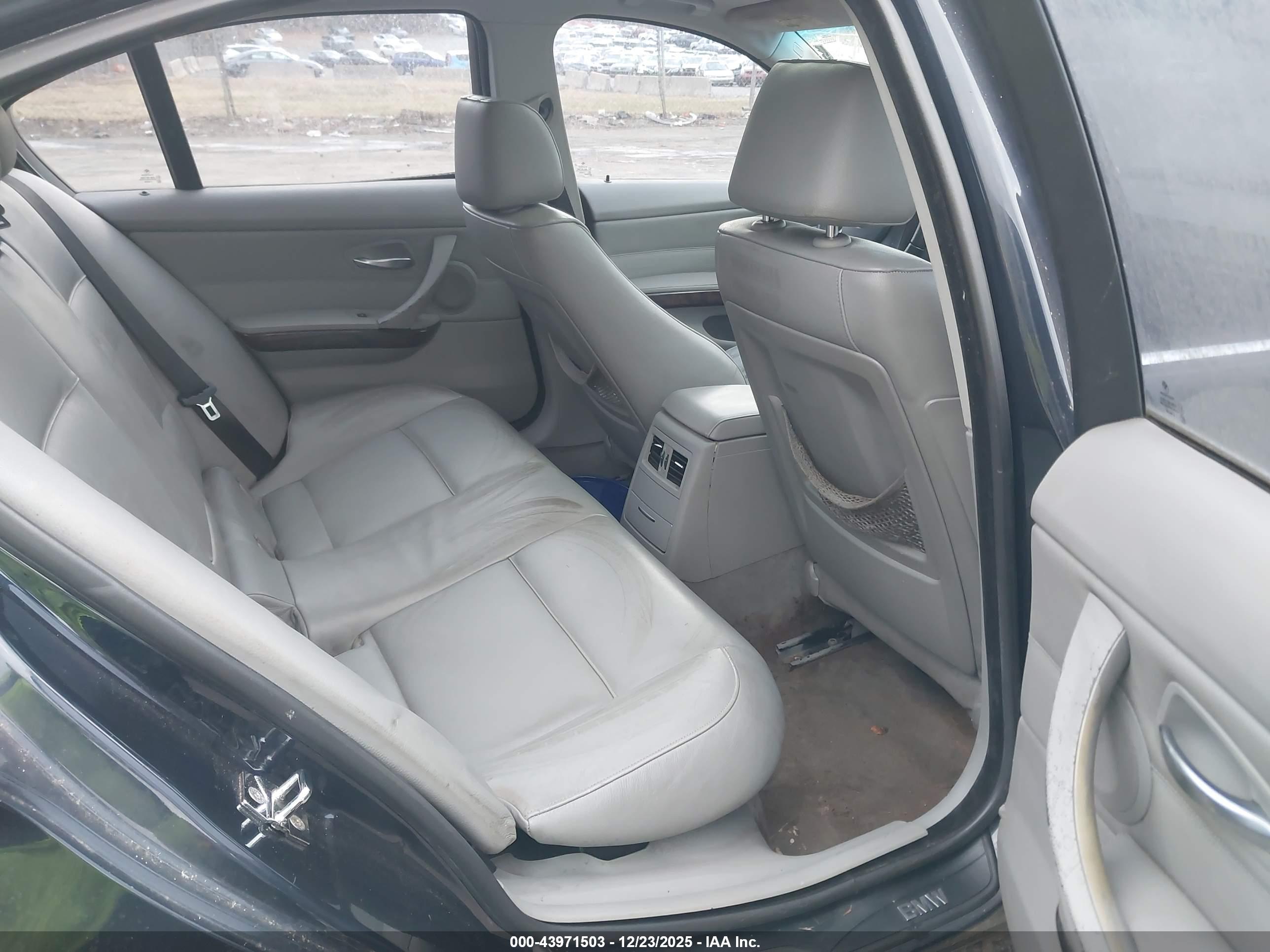 BMW 330I image 8