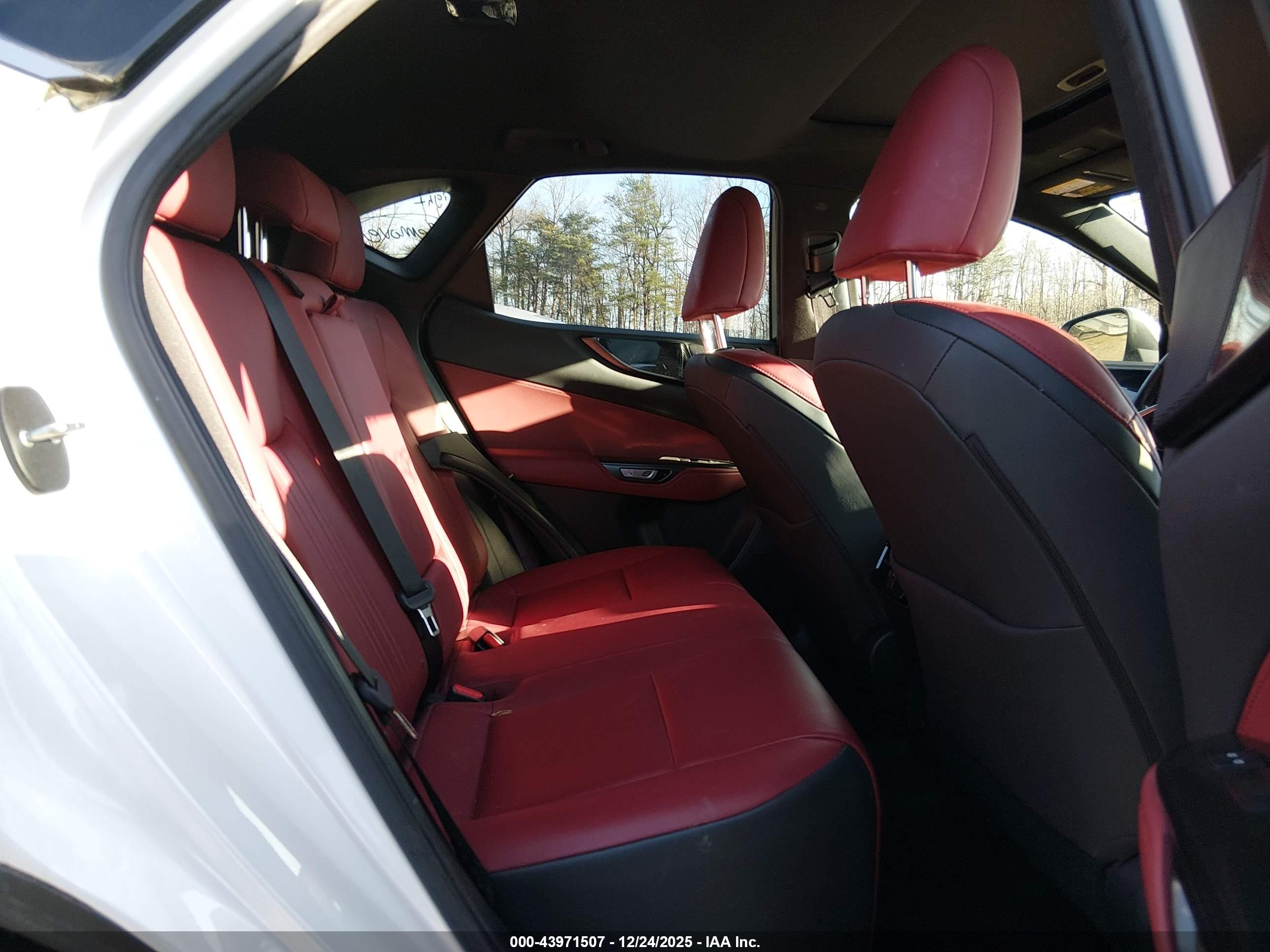 LEXUS NX image 8
