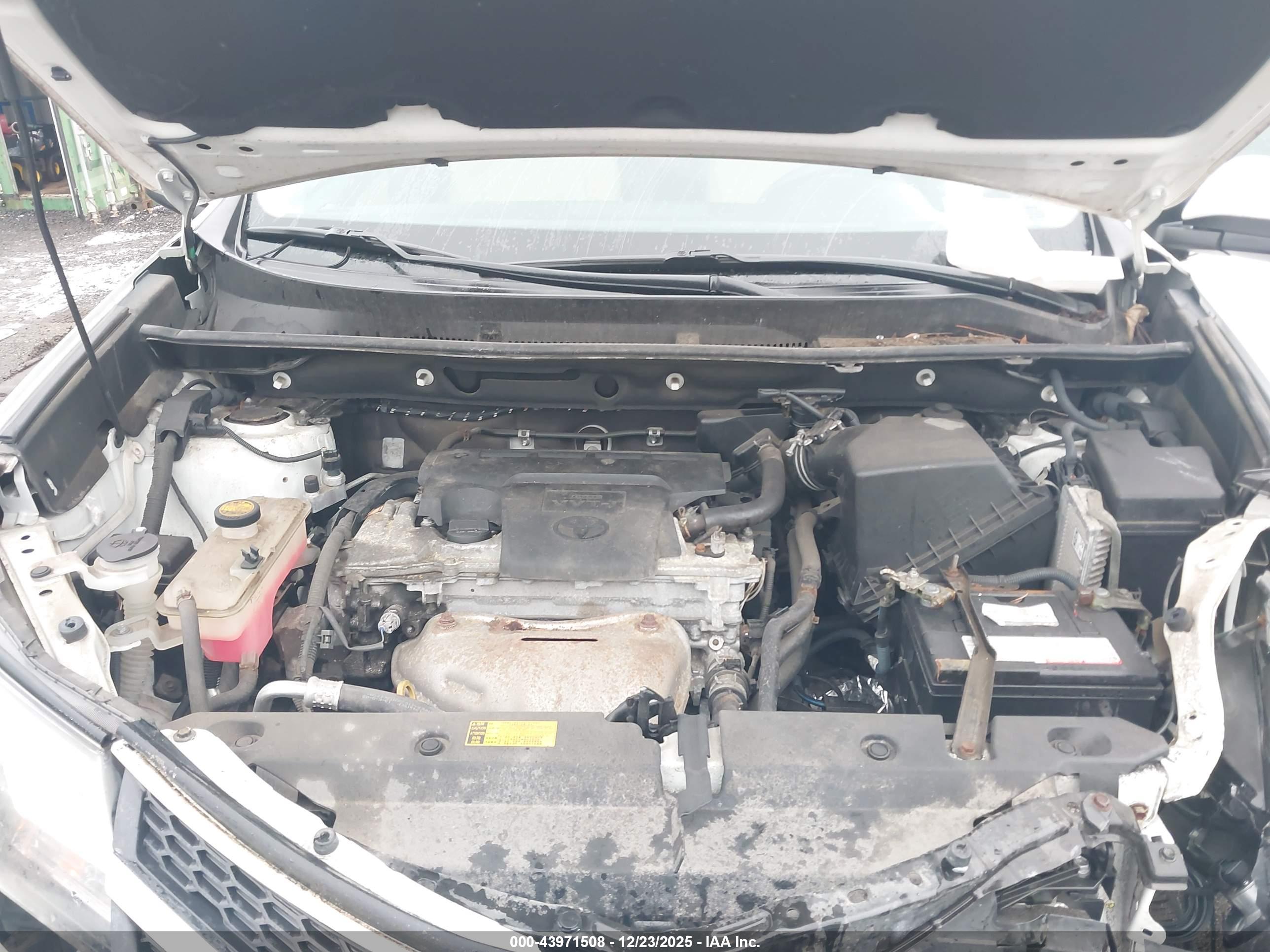 TOYOTA RAV4 image 10
