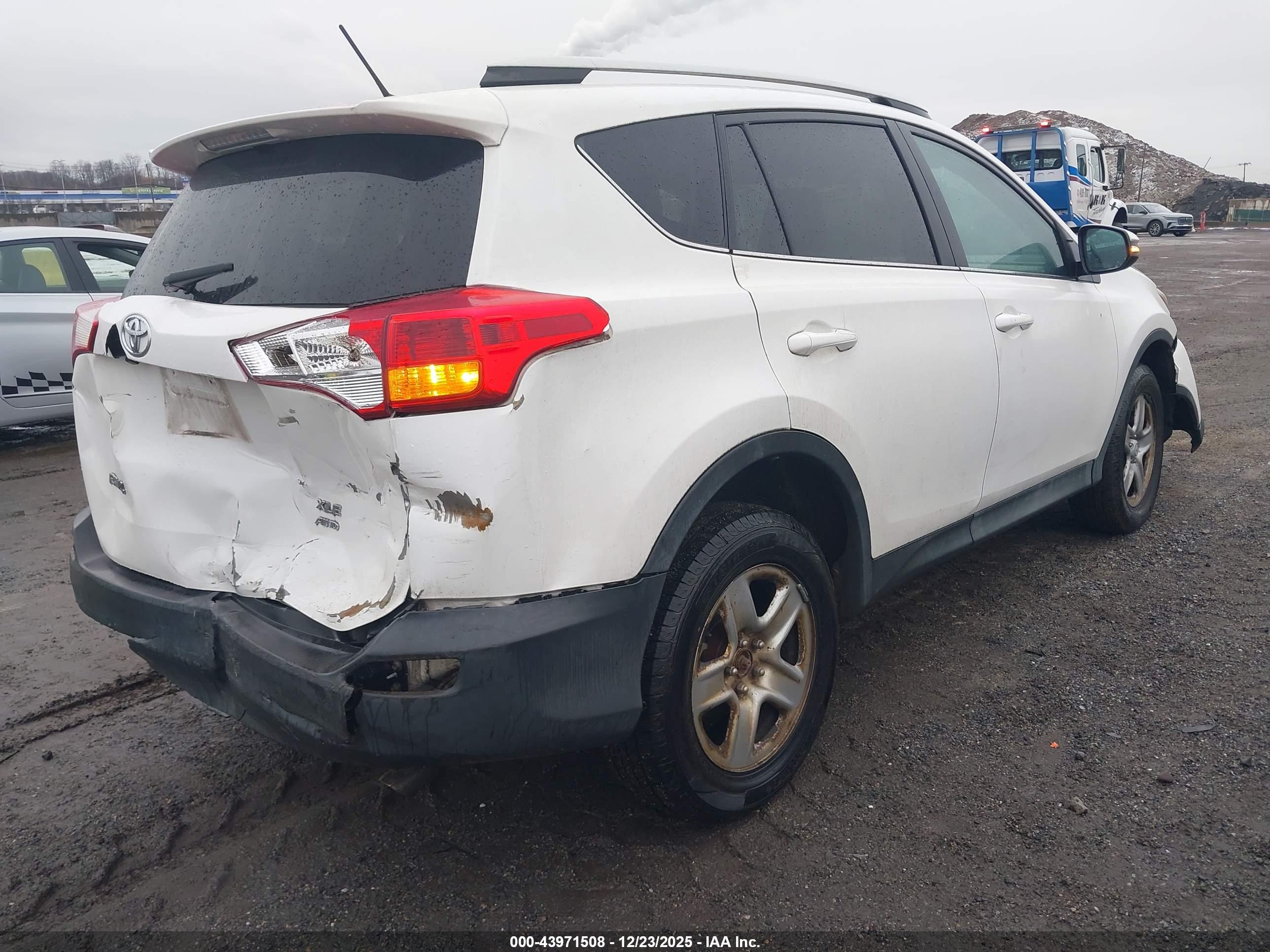 TOYOTA RAV4 image 4