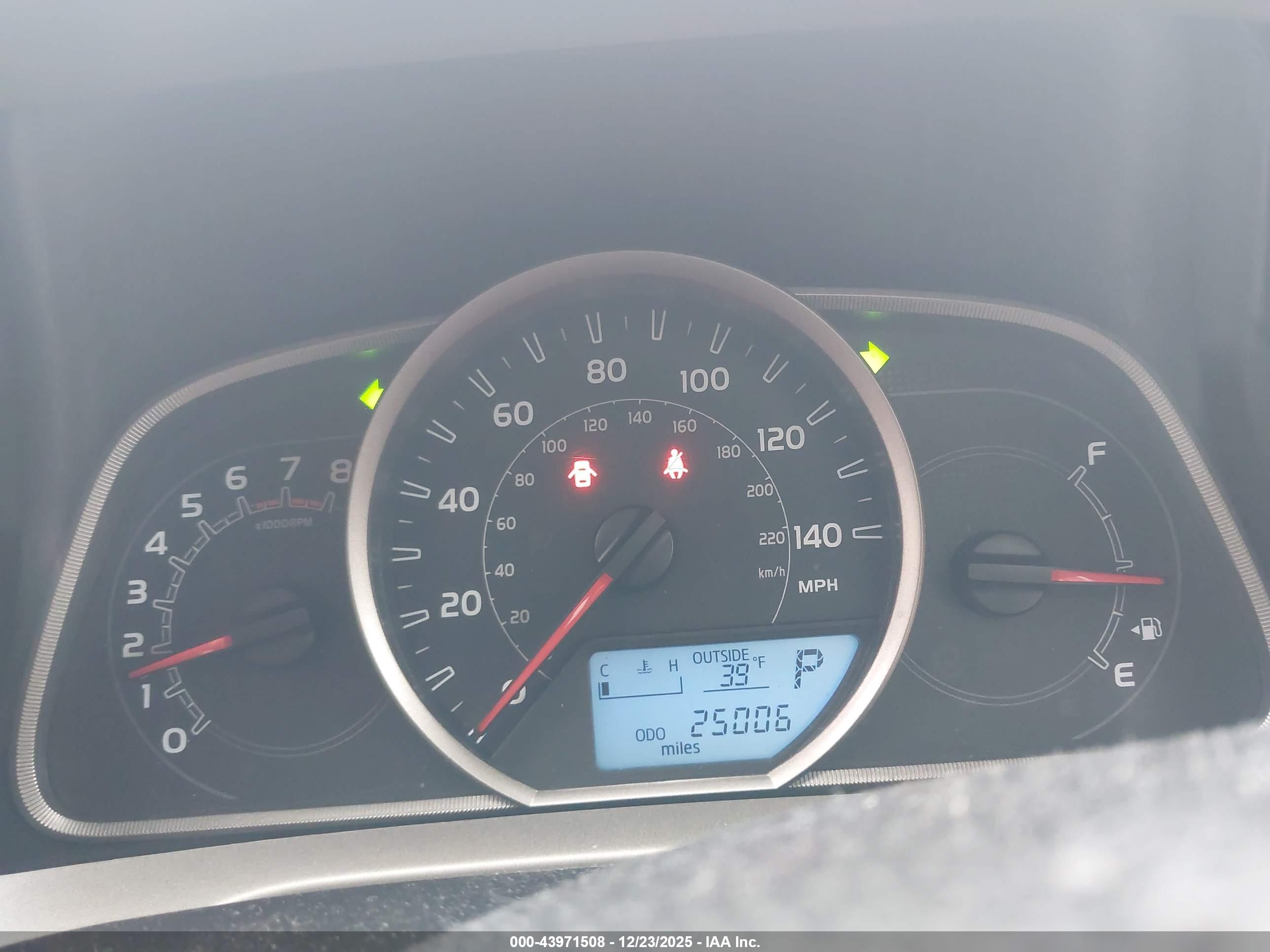 TOYOTA RAV4 image 7