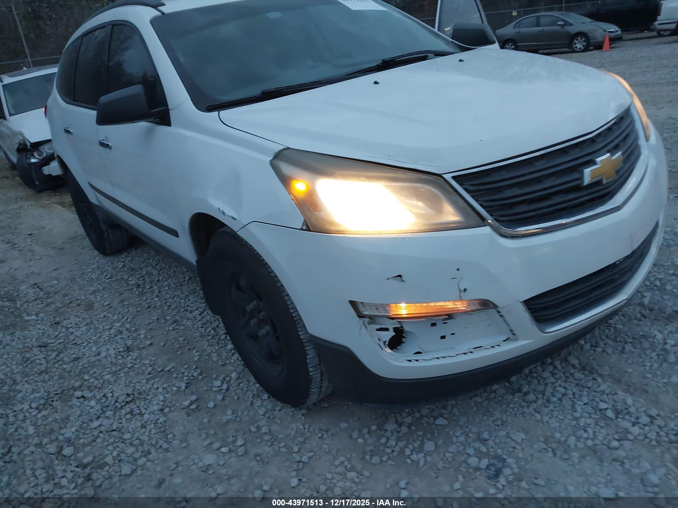 CHEVROLET TRAVERSE image 6