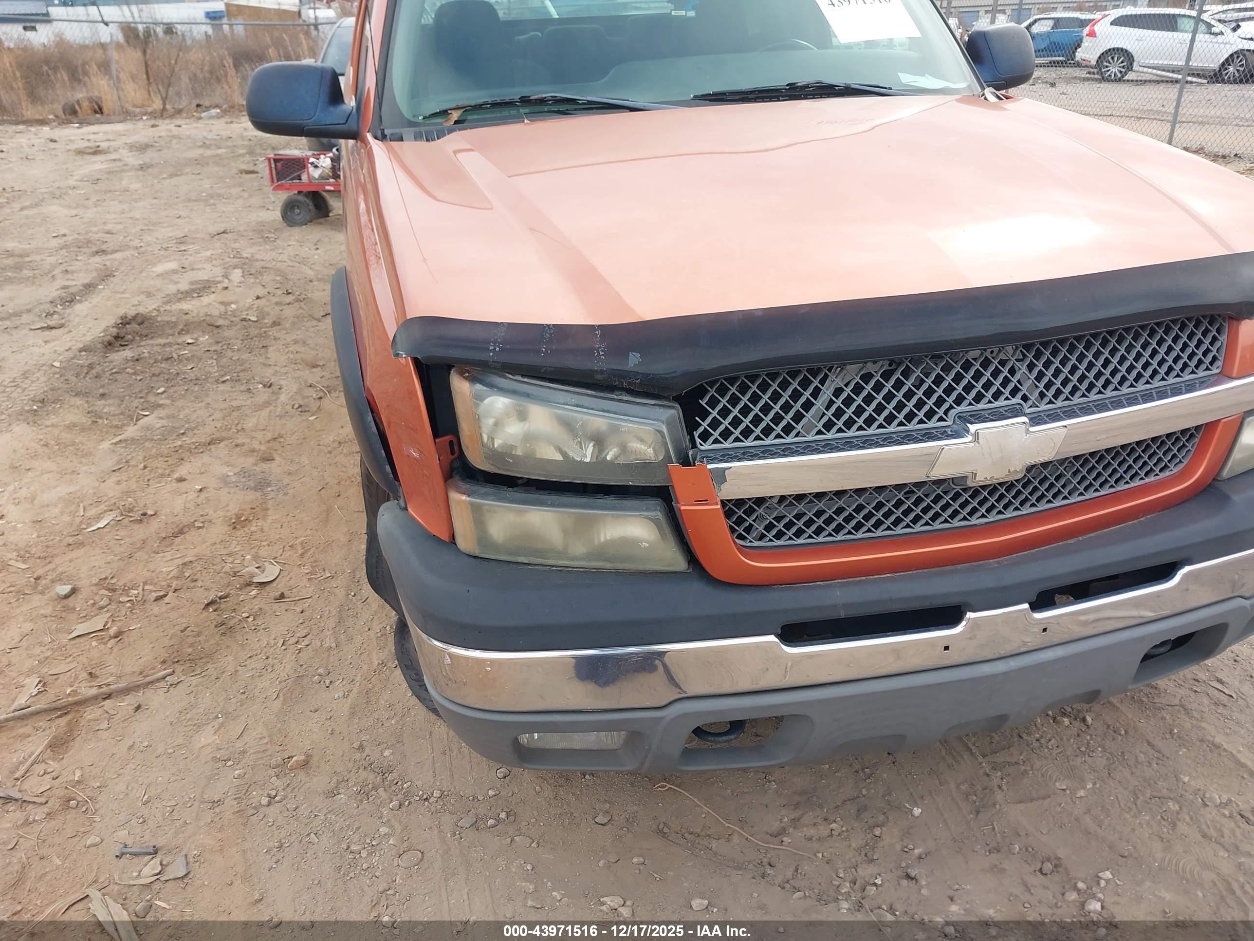 CHEVROLET AVALANCHE image 6