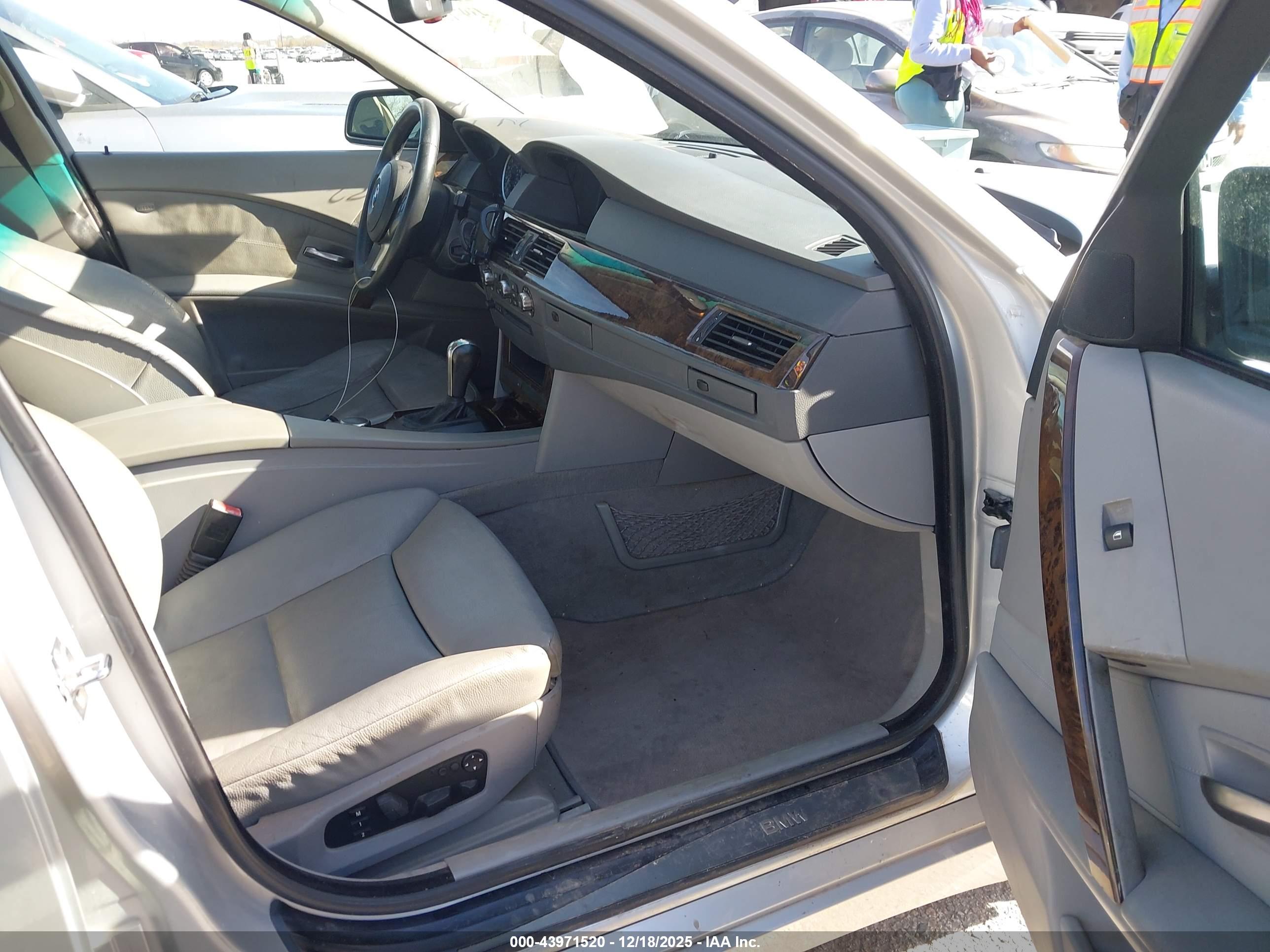 BMW 530I image 5