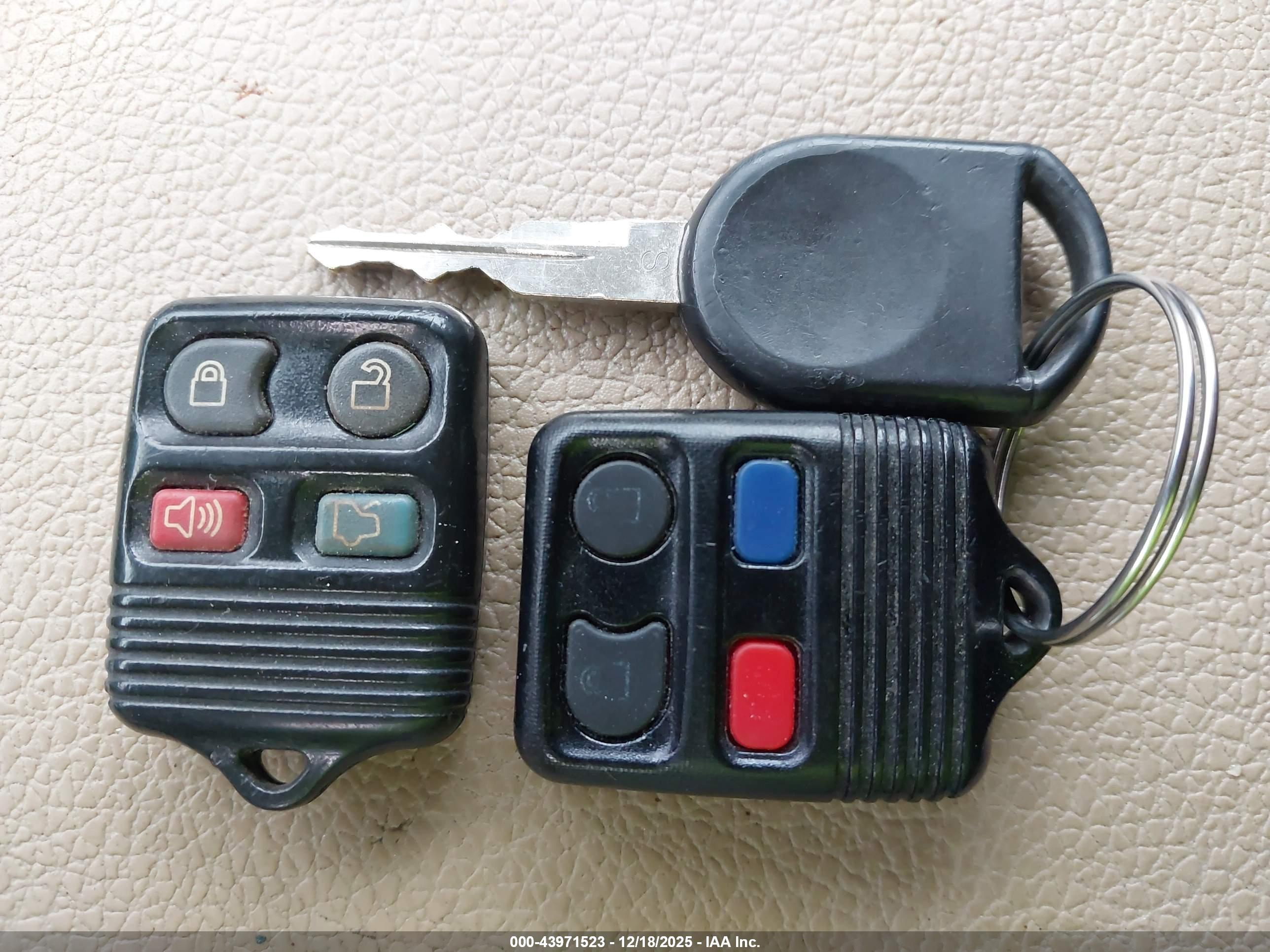 FORD EXPLORER image 11