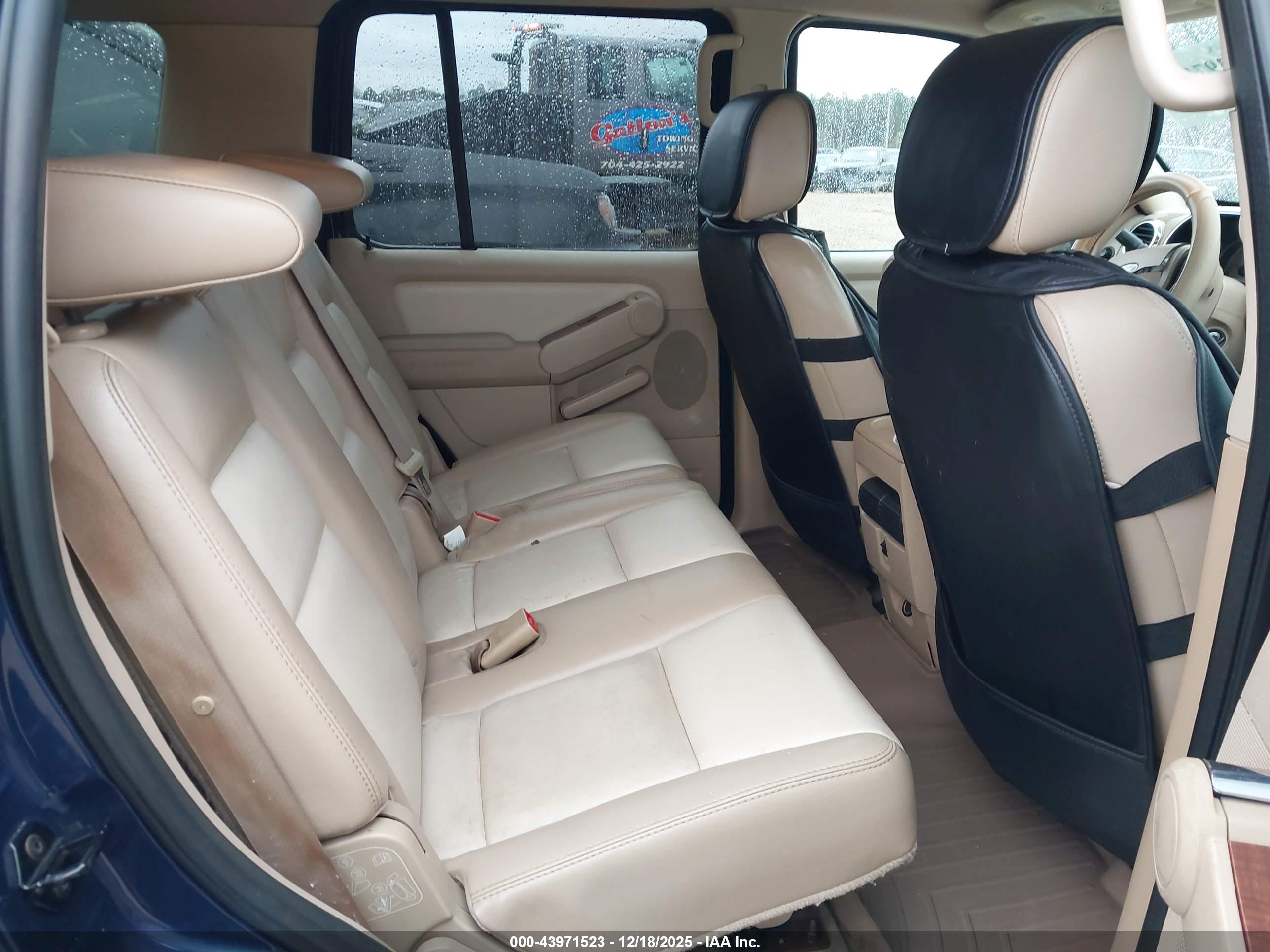 FORD EXPLORER image 8