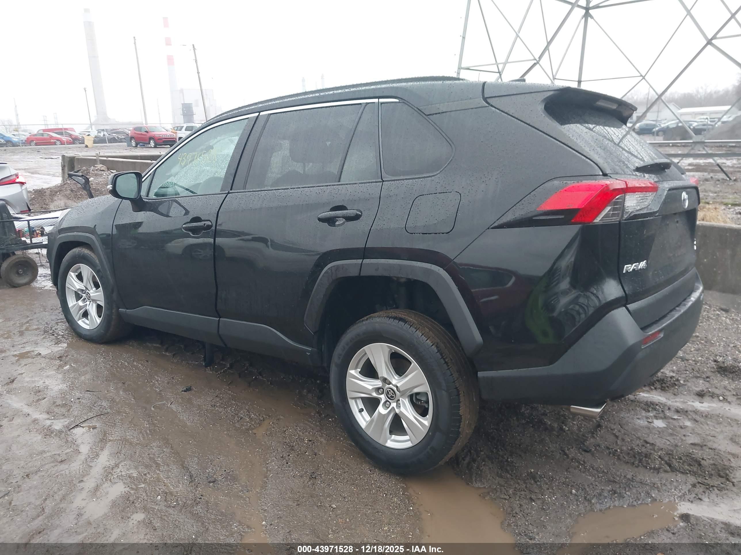 TOYOTA RAV4 image 3