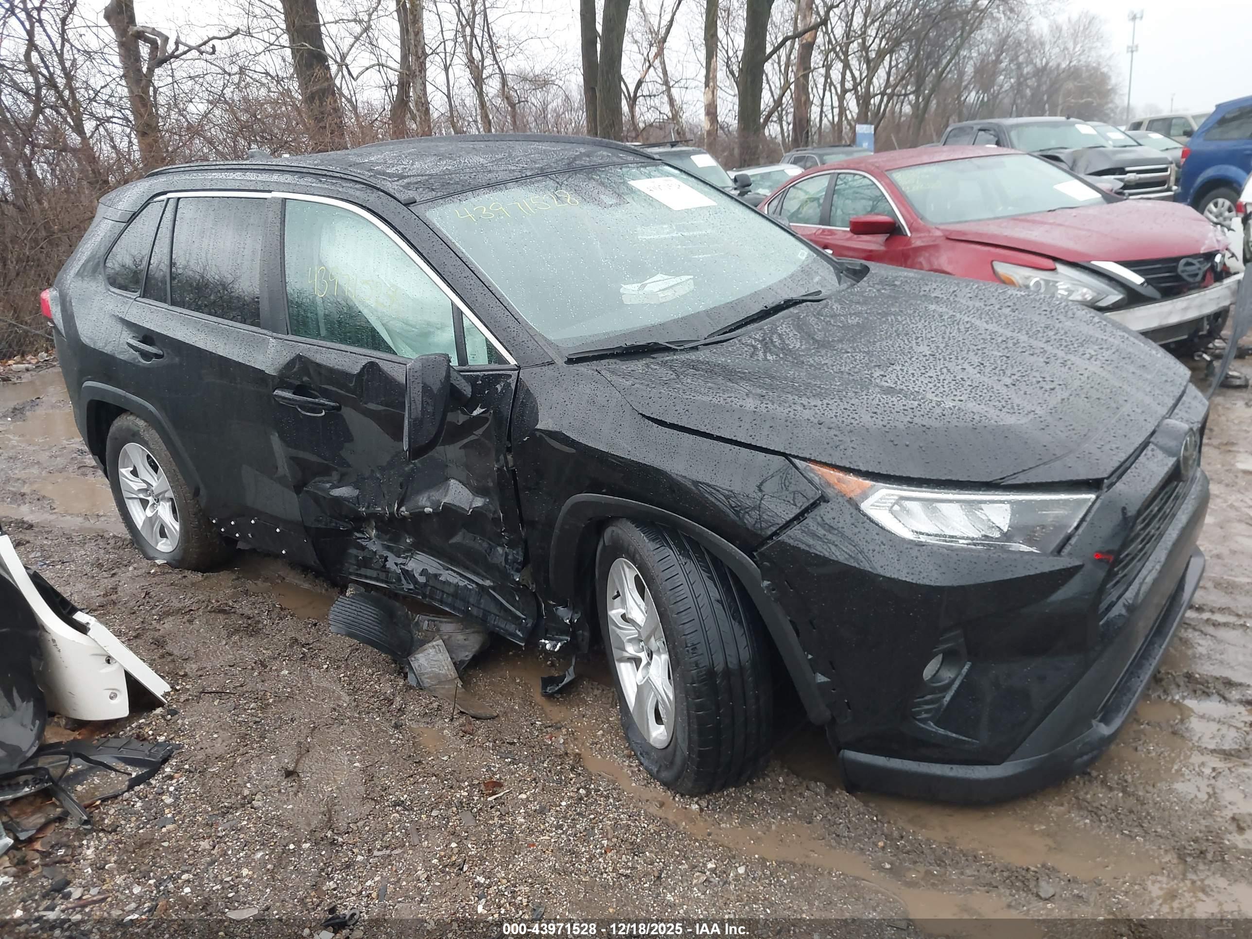 TOYOTA RAV4 image 6