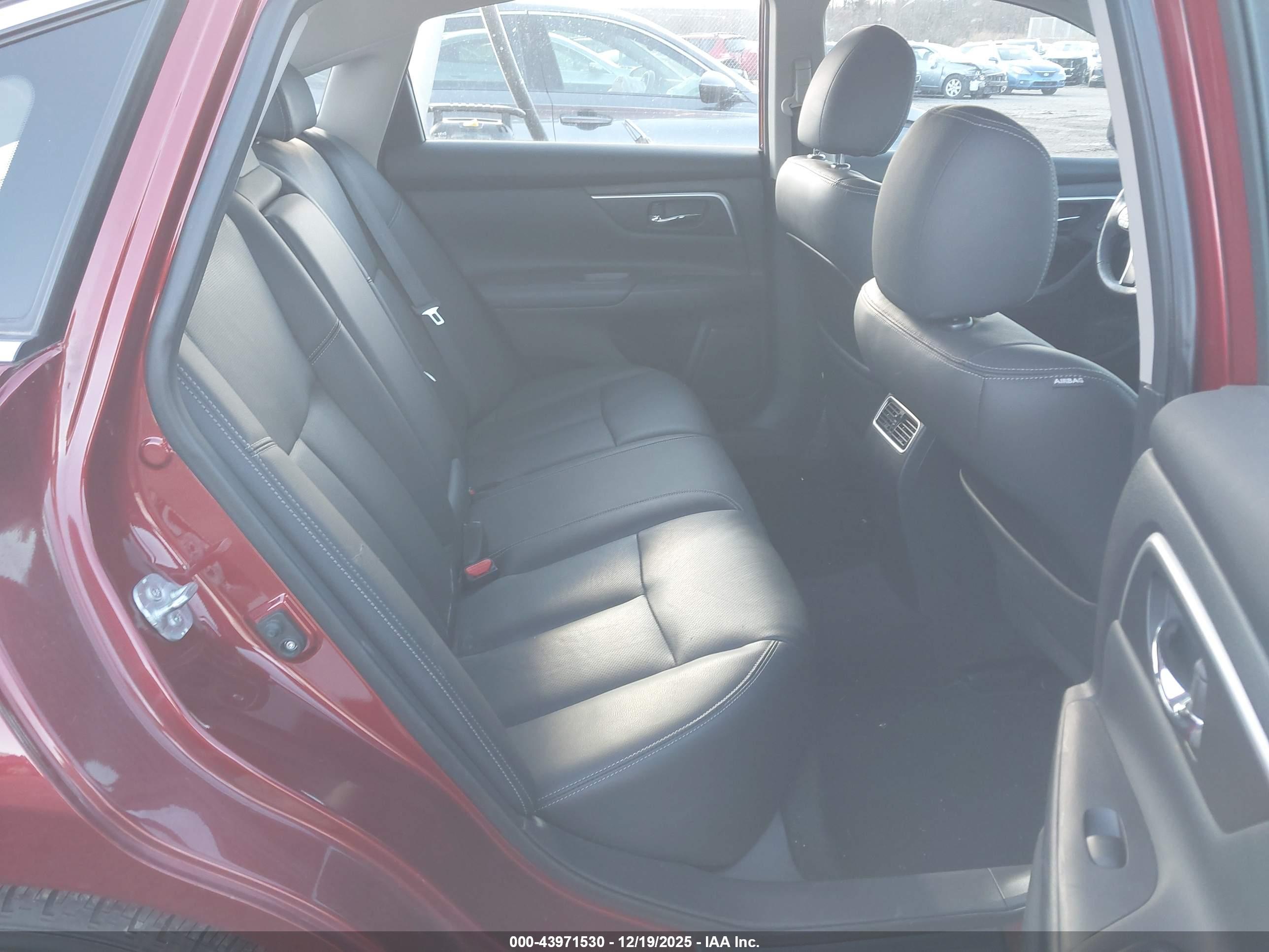 NISSAN ALTIMA image 8