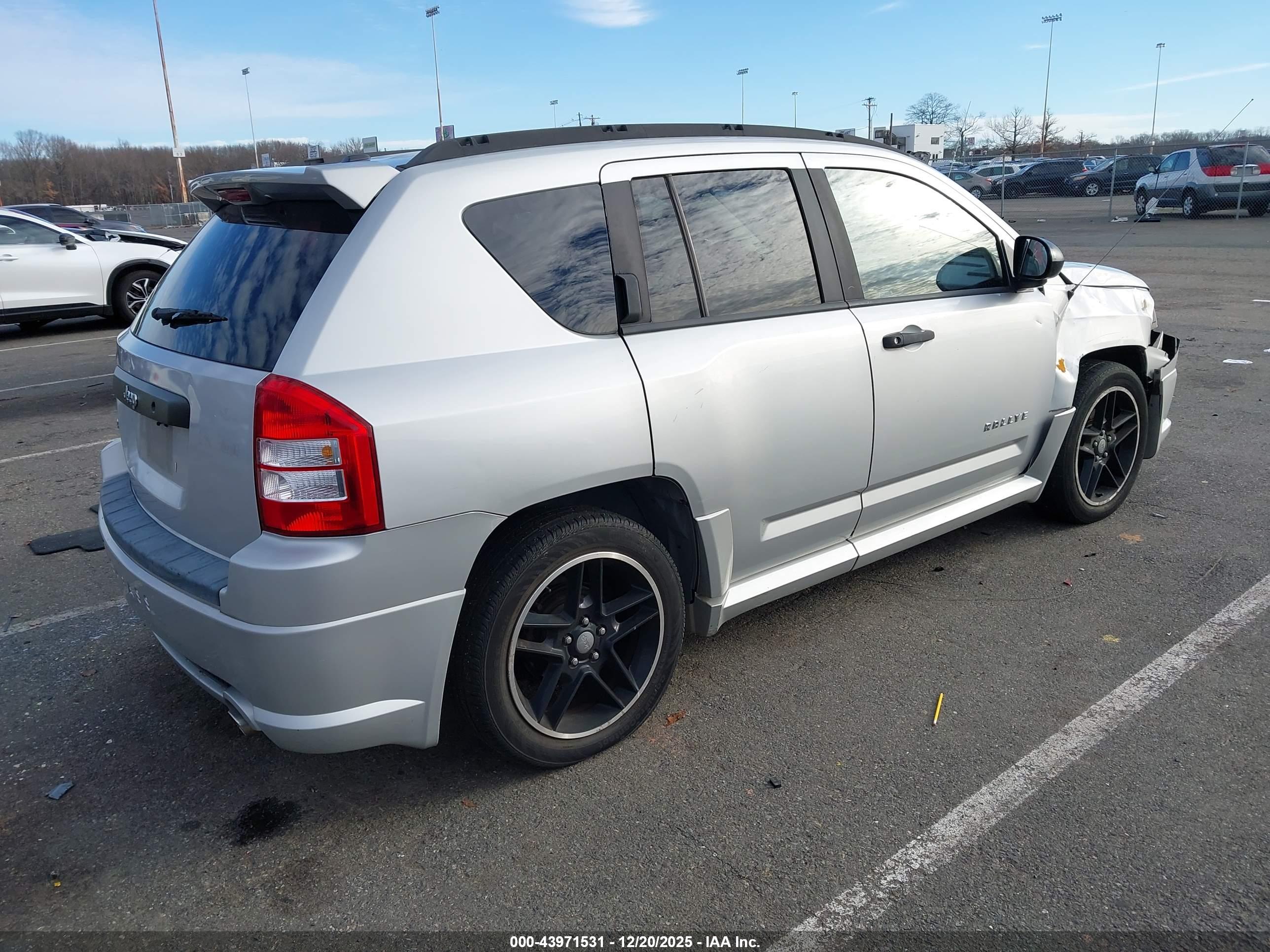JEEP COMPASS image 4