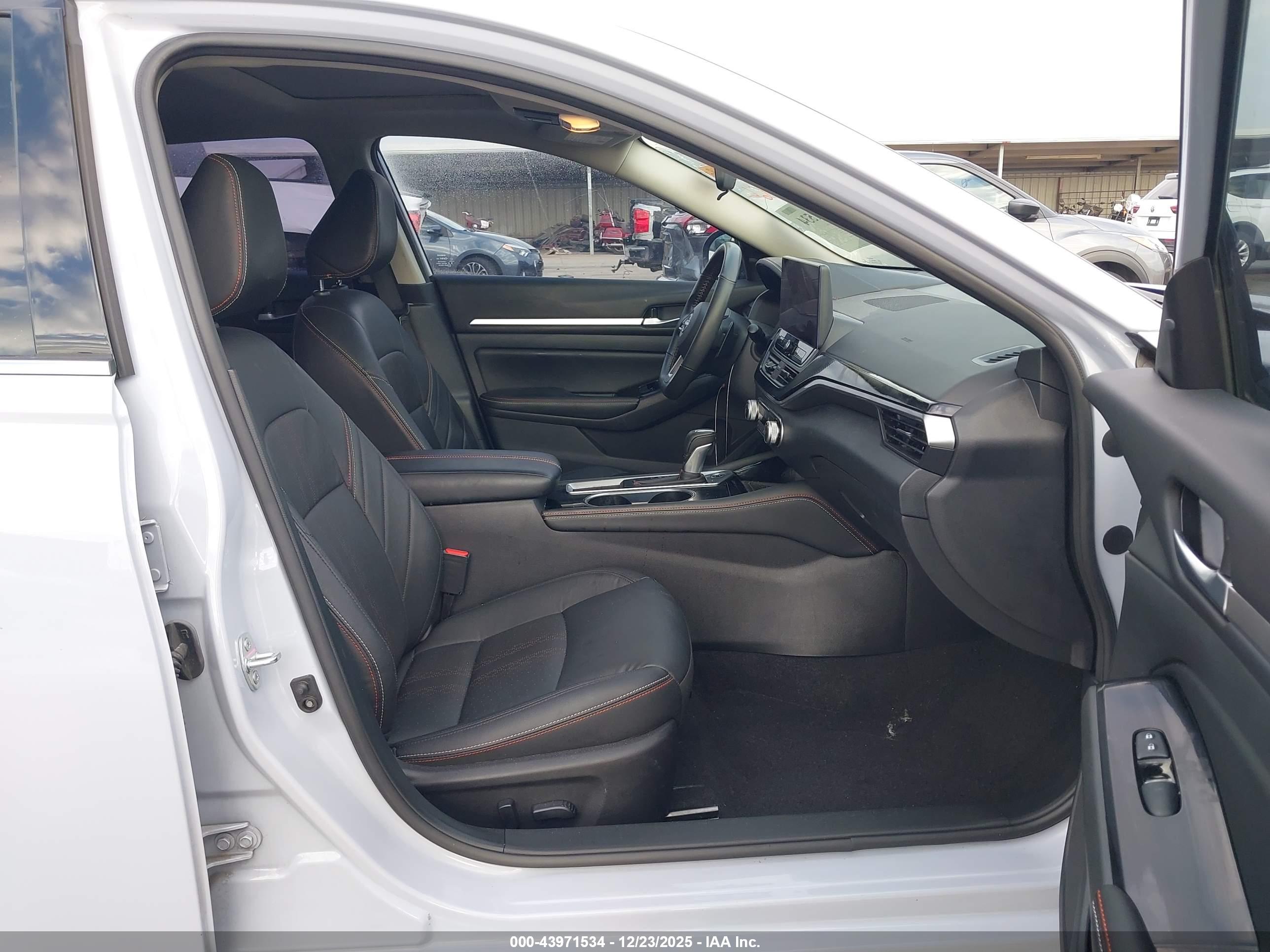 NISSAN ALTIMA image 5