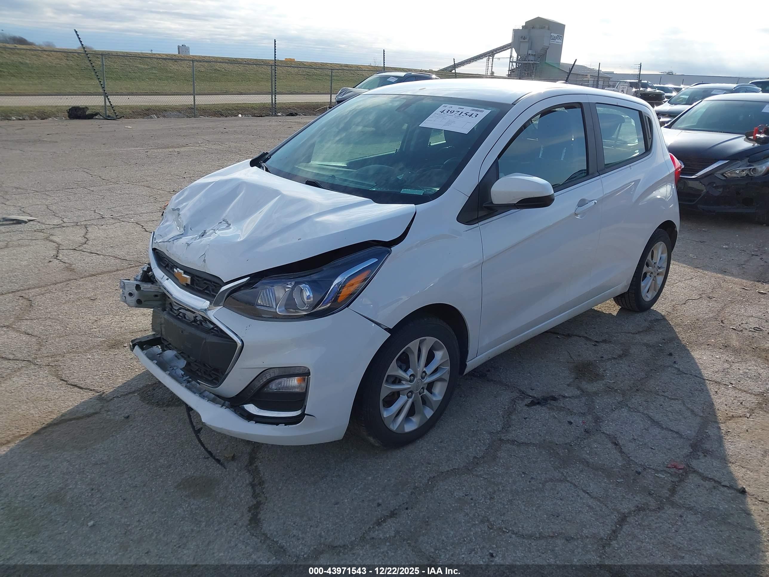 CHEVROLET SPARK image 2