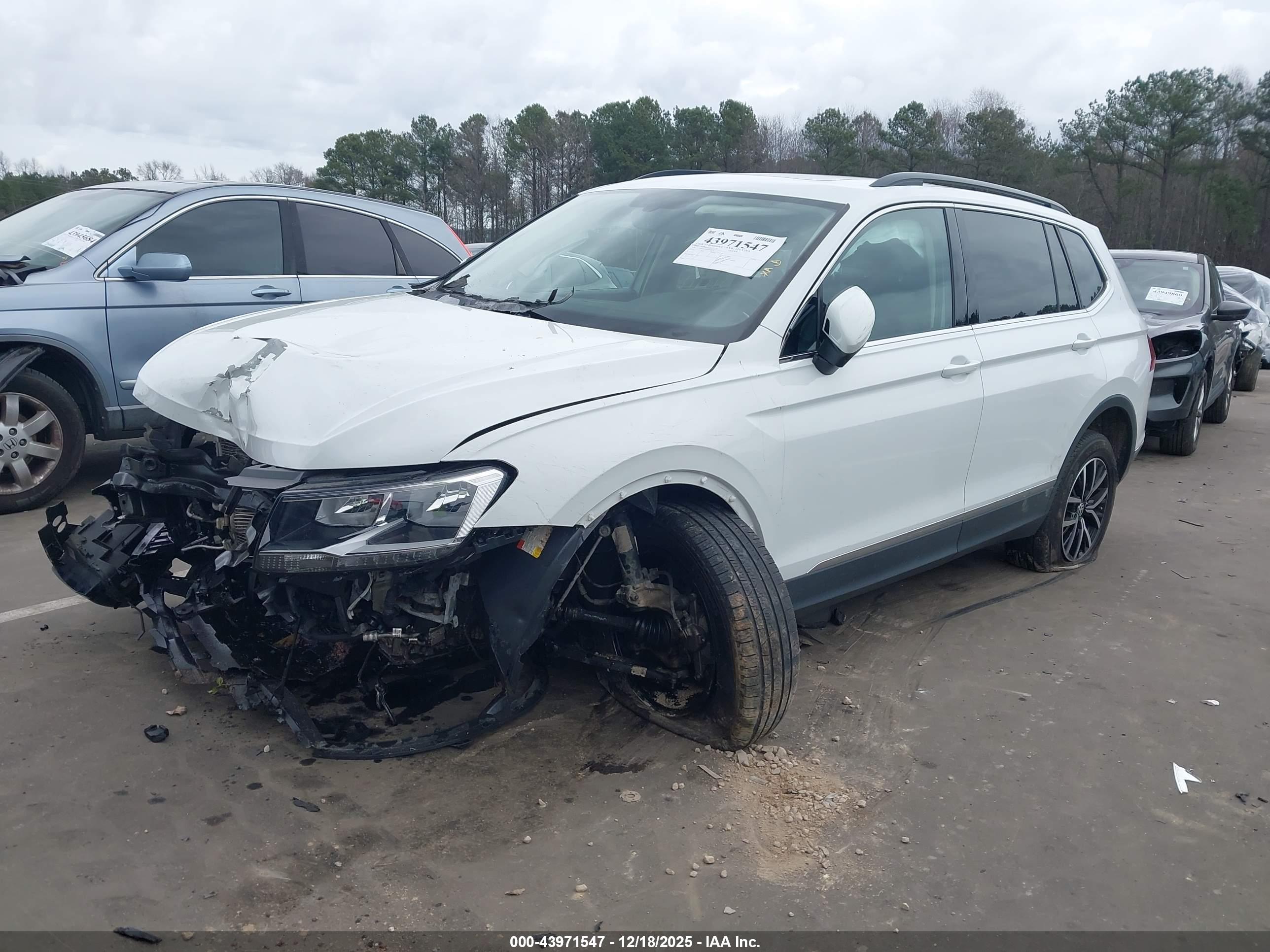 VOLKSWAGEN TIGUAN image 2