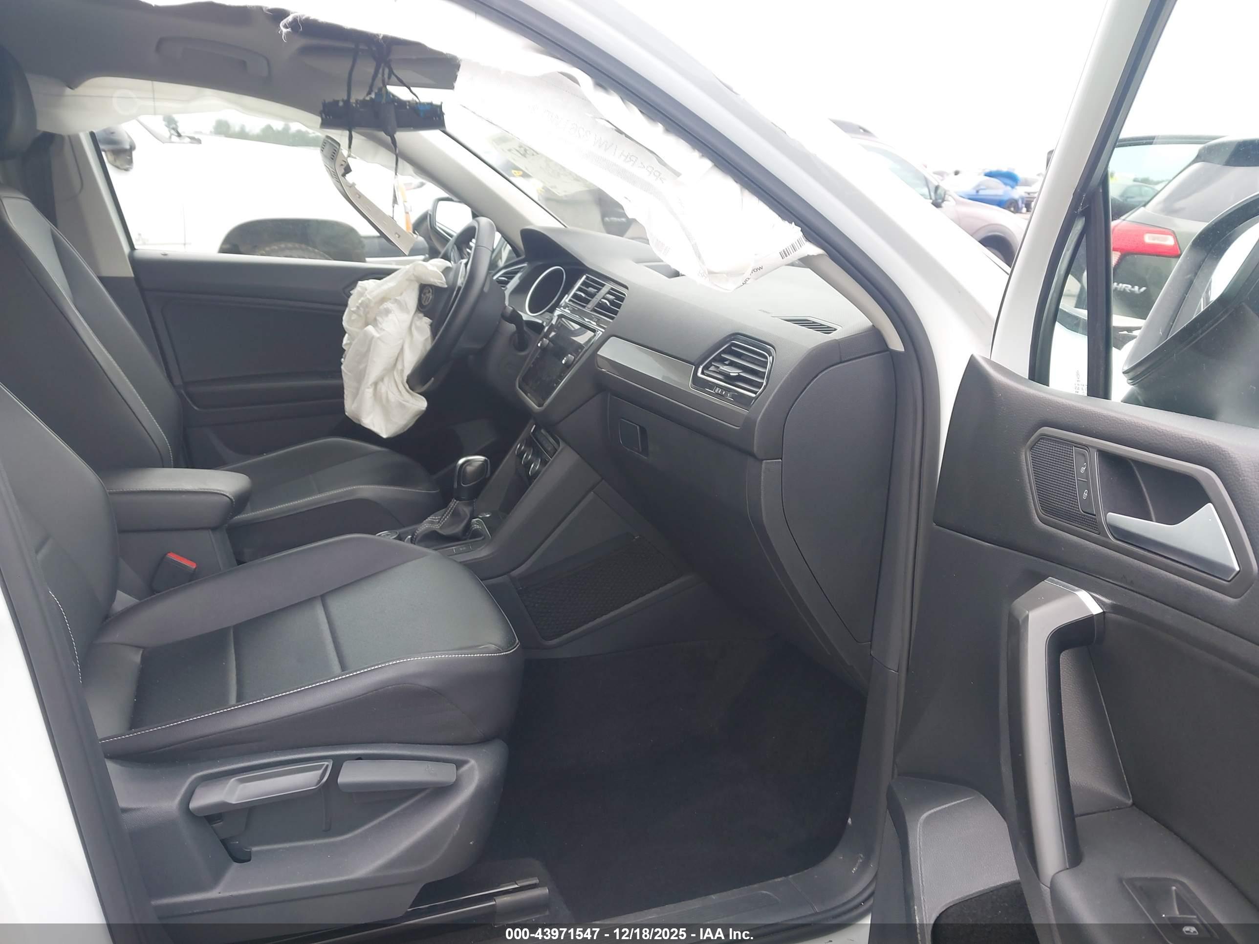 VOLKSWAGEN TIGUAN image 5
