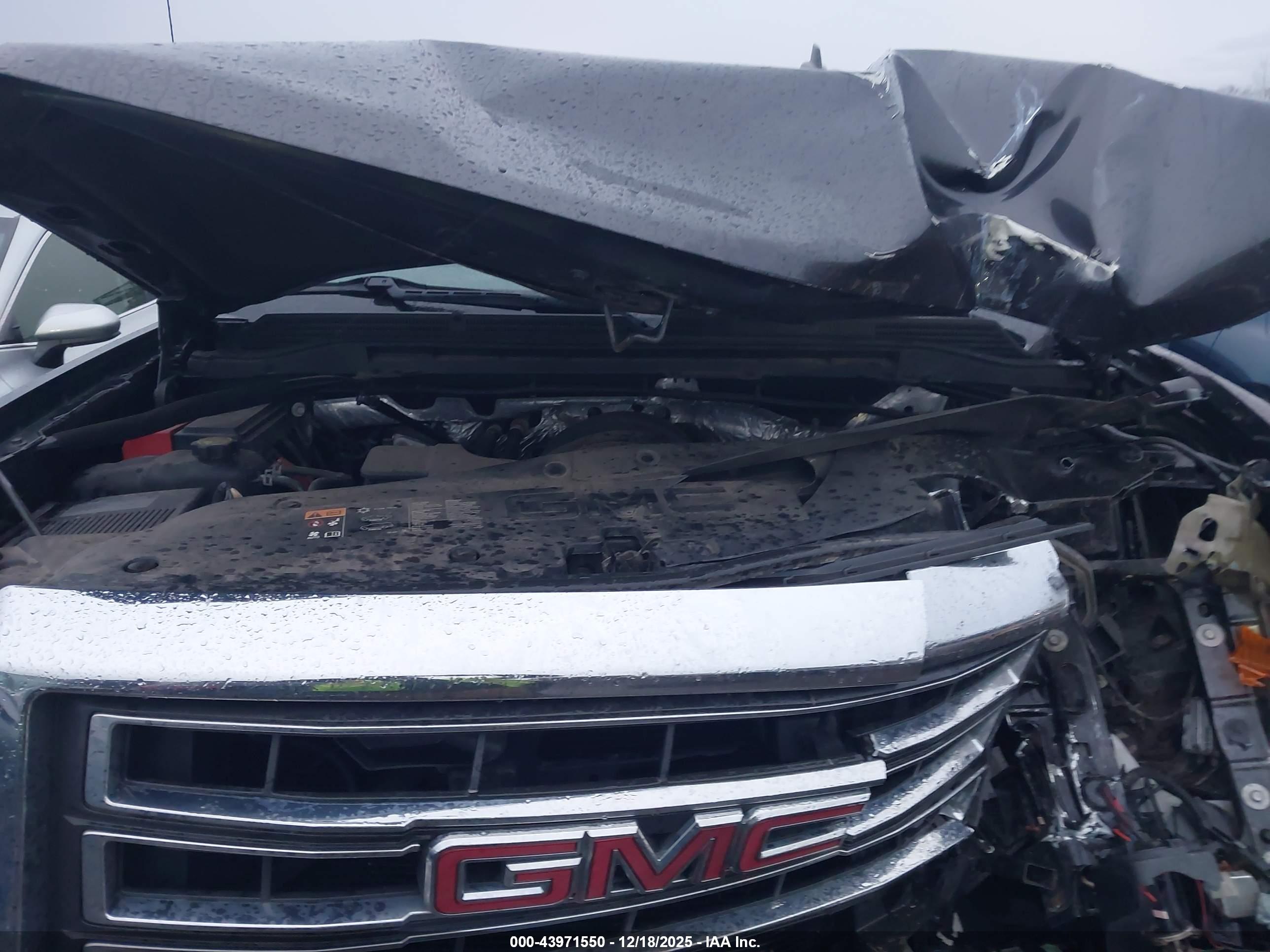 GMC SIERRA image 10