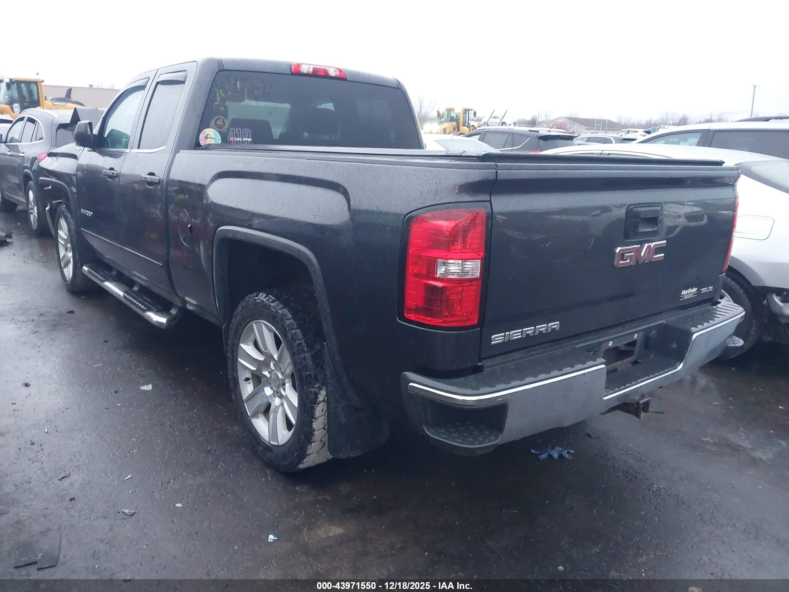 GMC SIERRA image 3