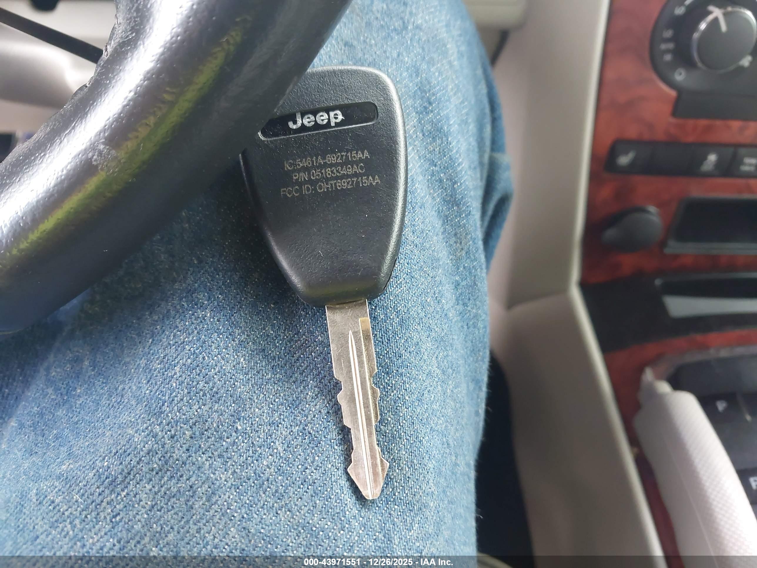 JEEP COMMANDER image 11