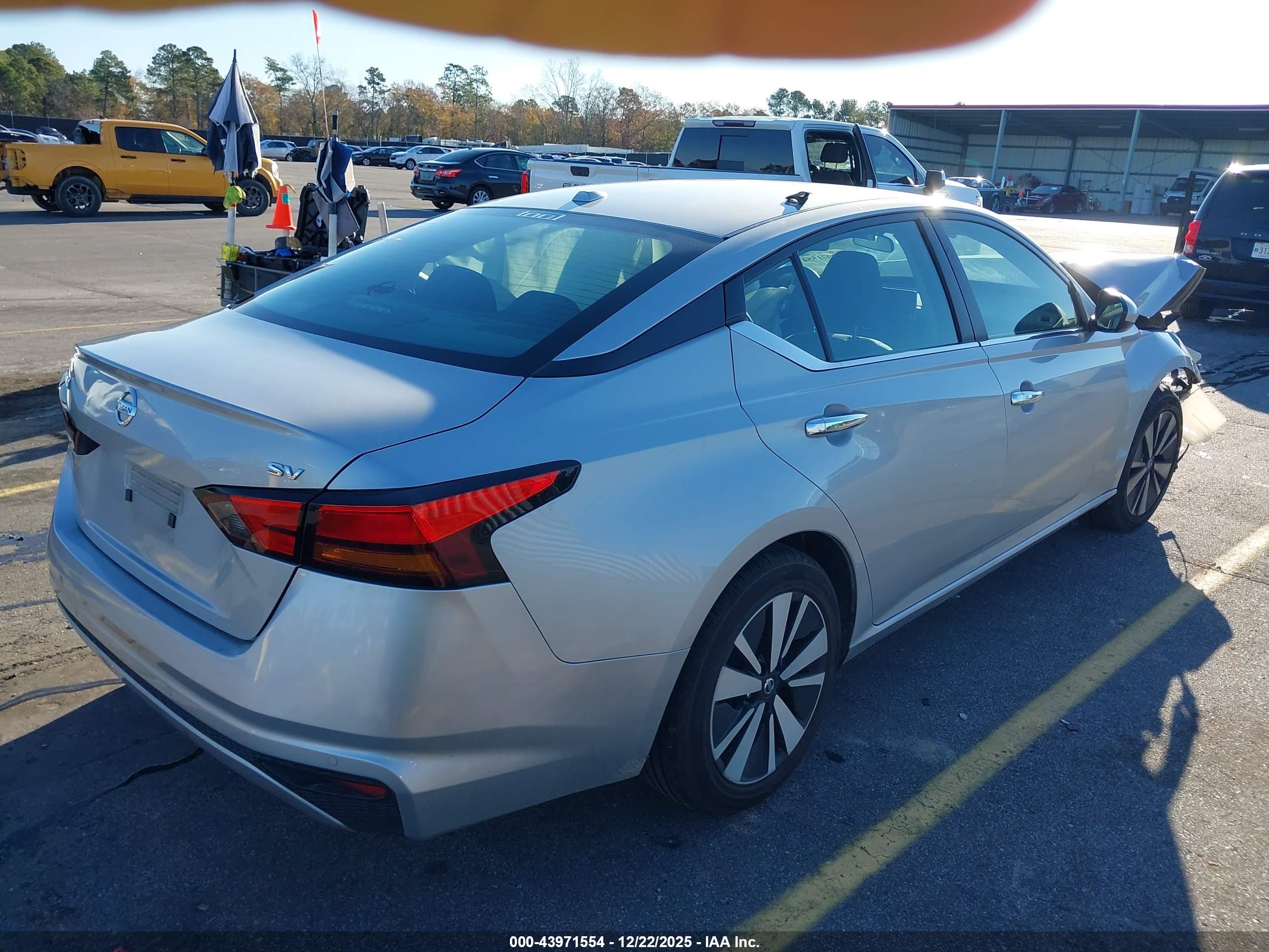 NISSAN ALTIMA image 4