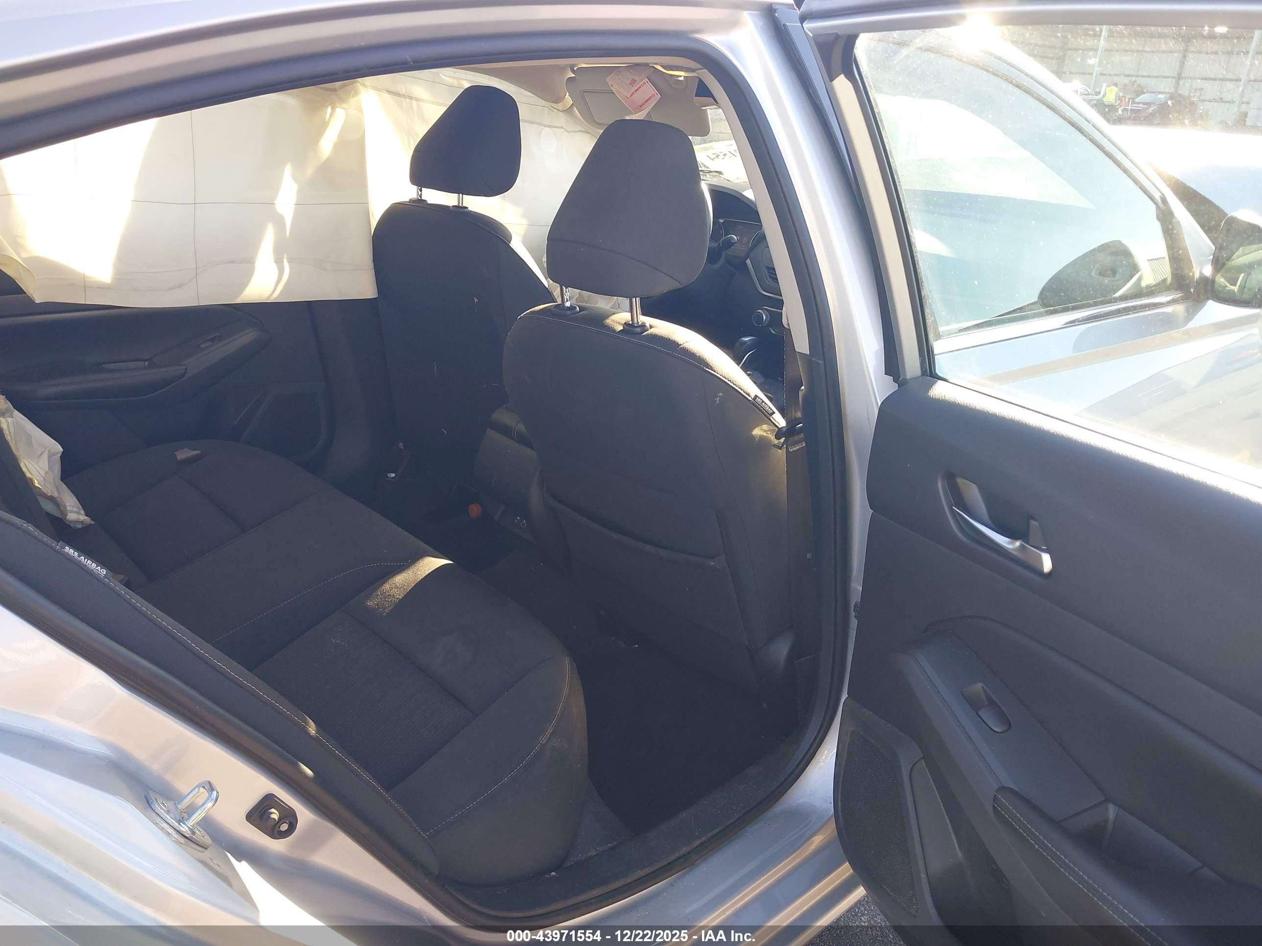 NISSAN ALTIMA image 8