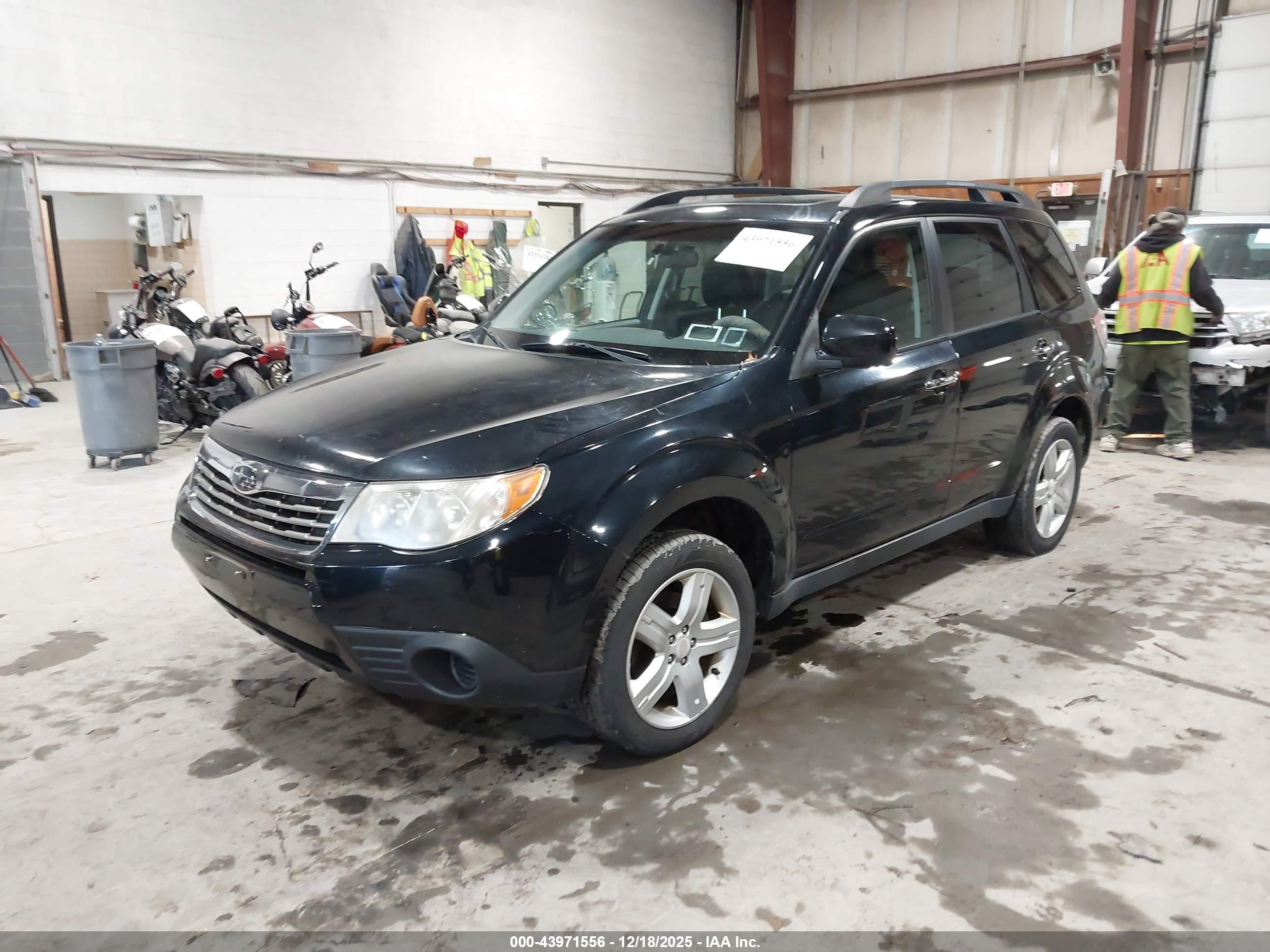 SUBARU FORESTER image 2