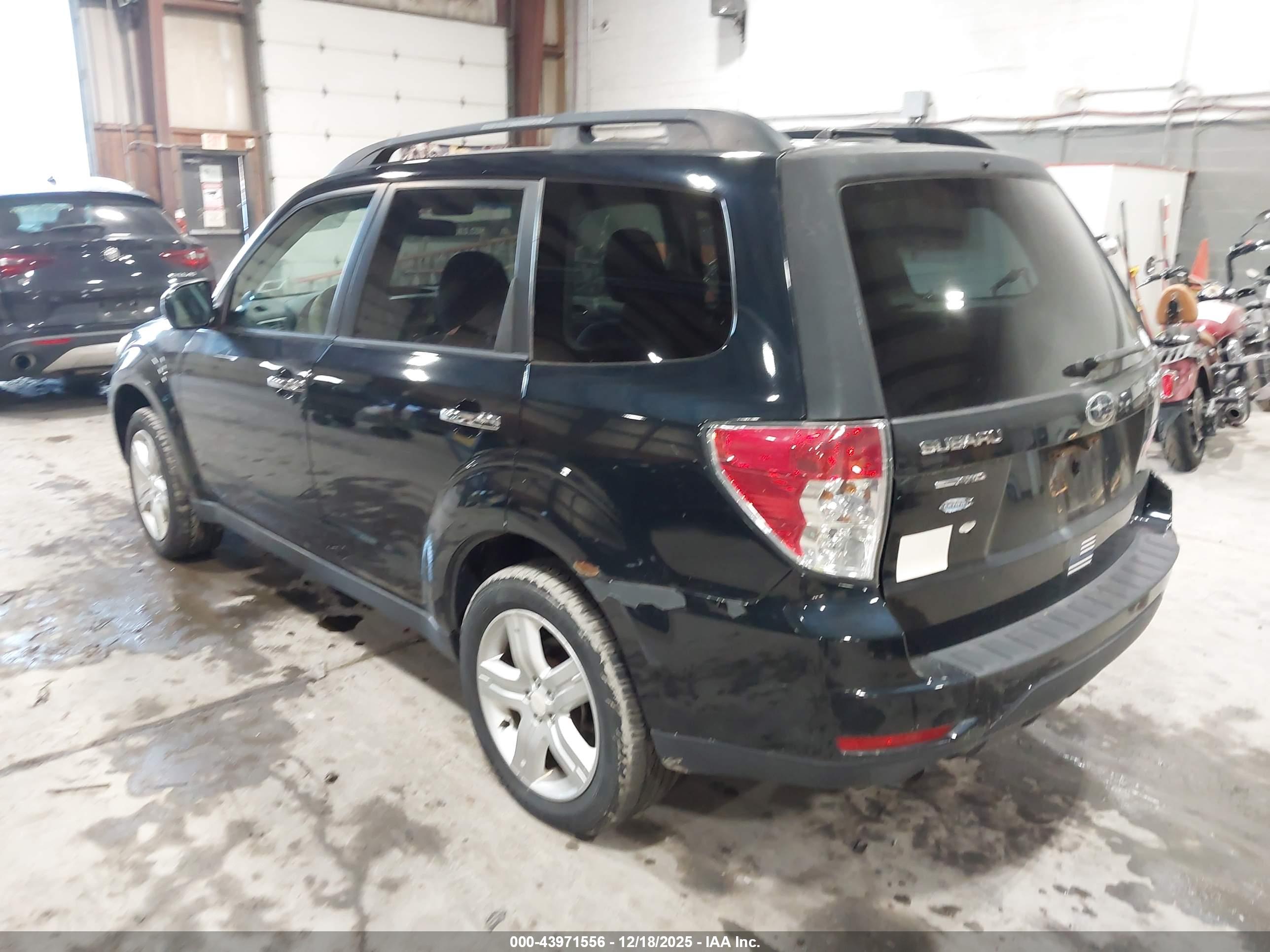 SUBARU FORESTER image 3