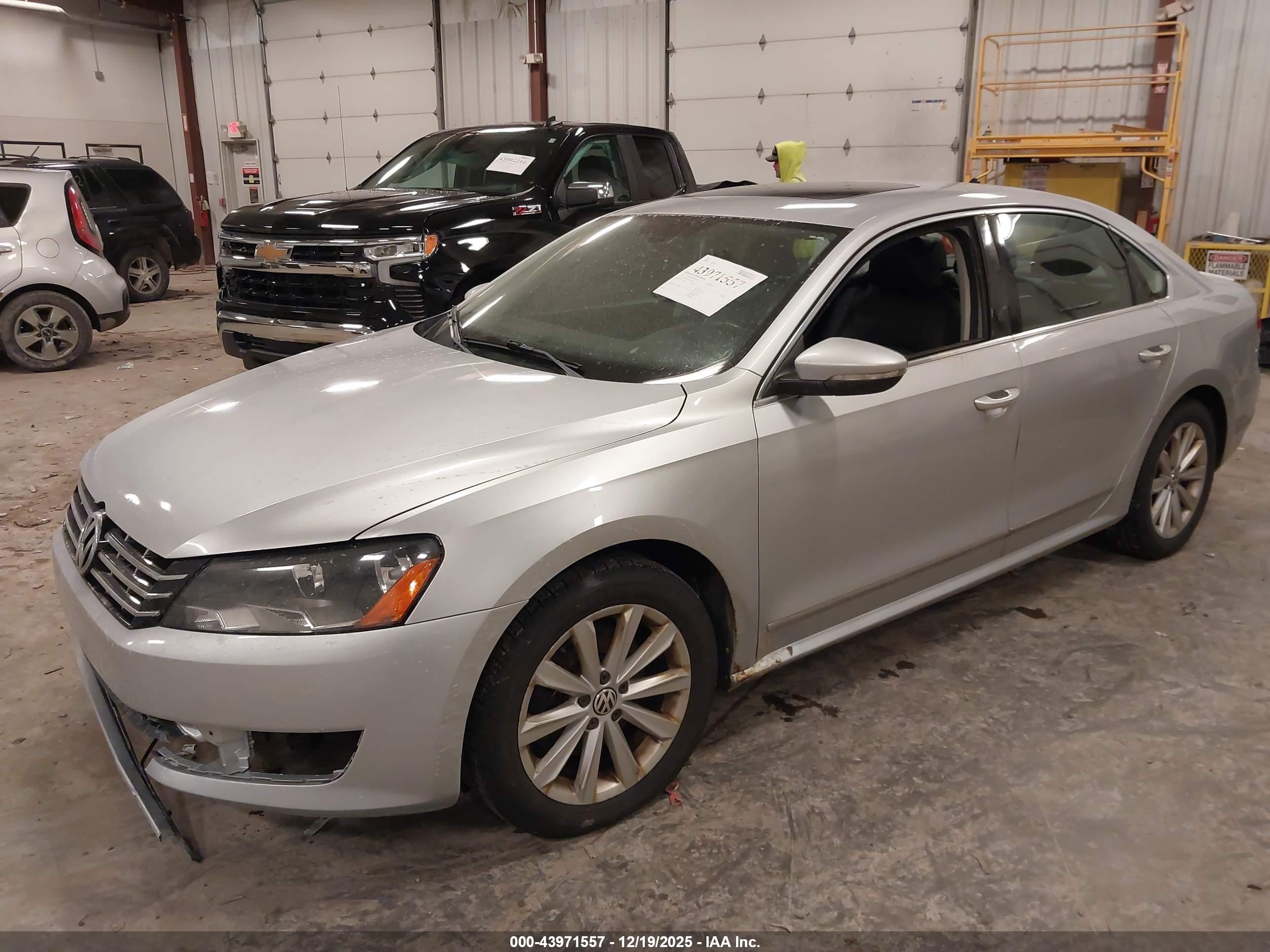 VOLKSWAGEN PASSAT image 2