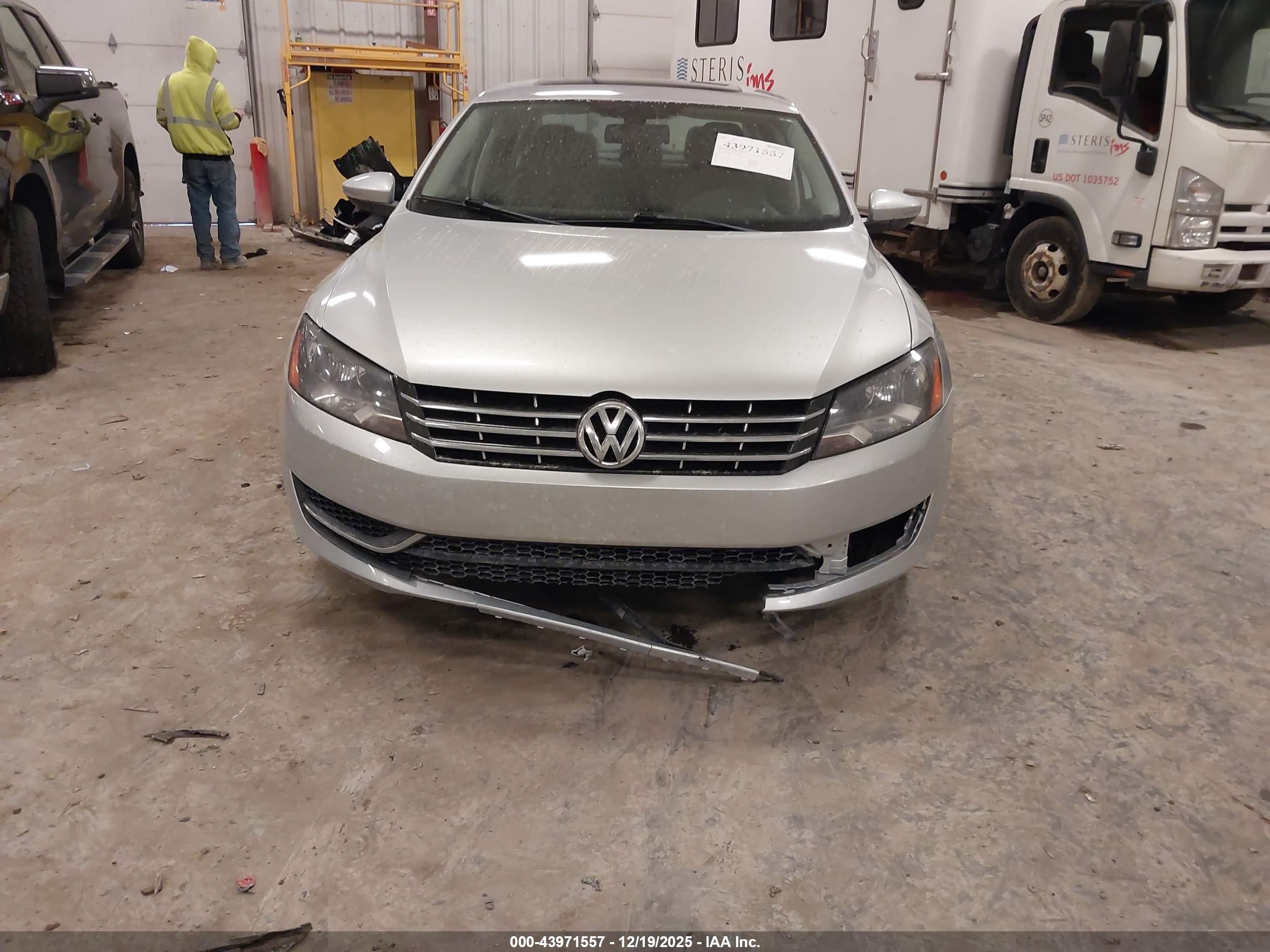 VOLKSWAGEN PASSAT image 6