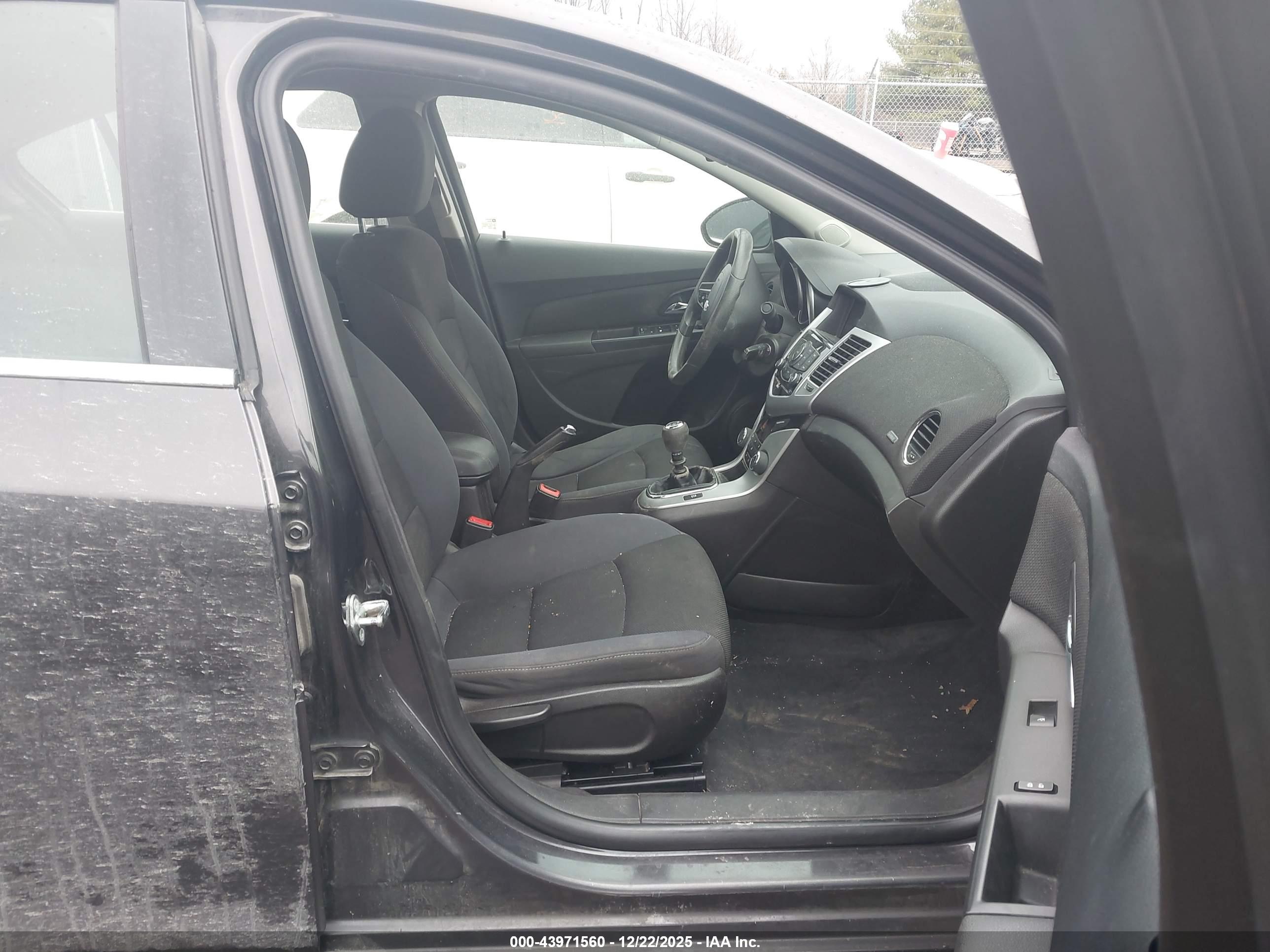 CHEVROLET CRUZE image 5