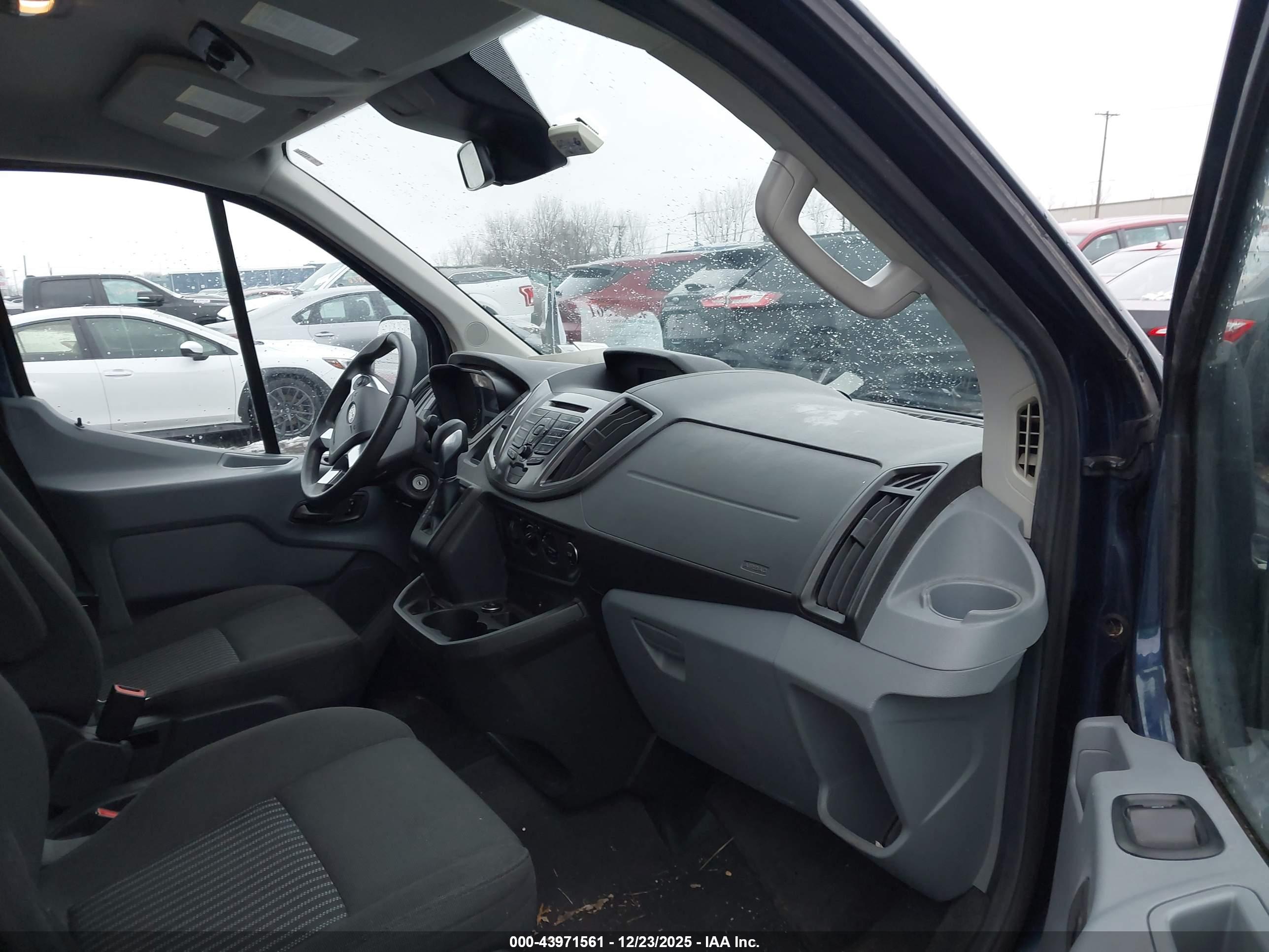 FORD TRANSIT-350 image 5