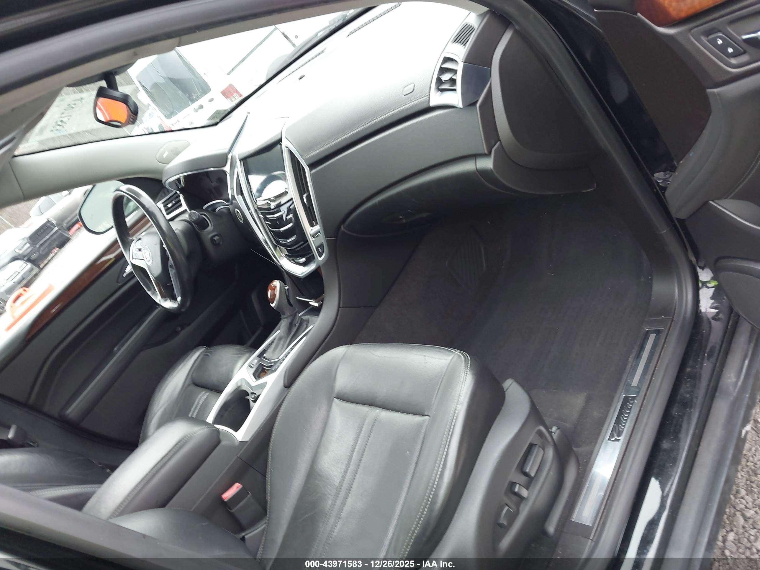 CADILLAC SRX image 5